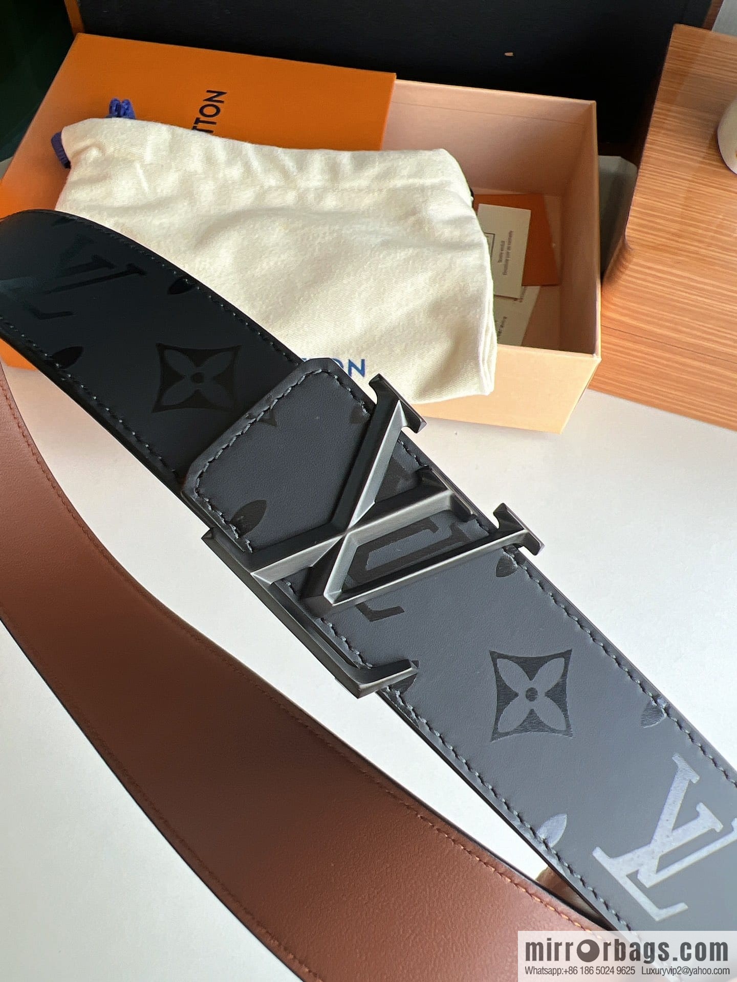 LV/Louis Vuitton, black flower men's double-sided PYRAMIDE calfskin brown belt