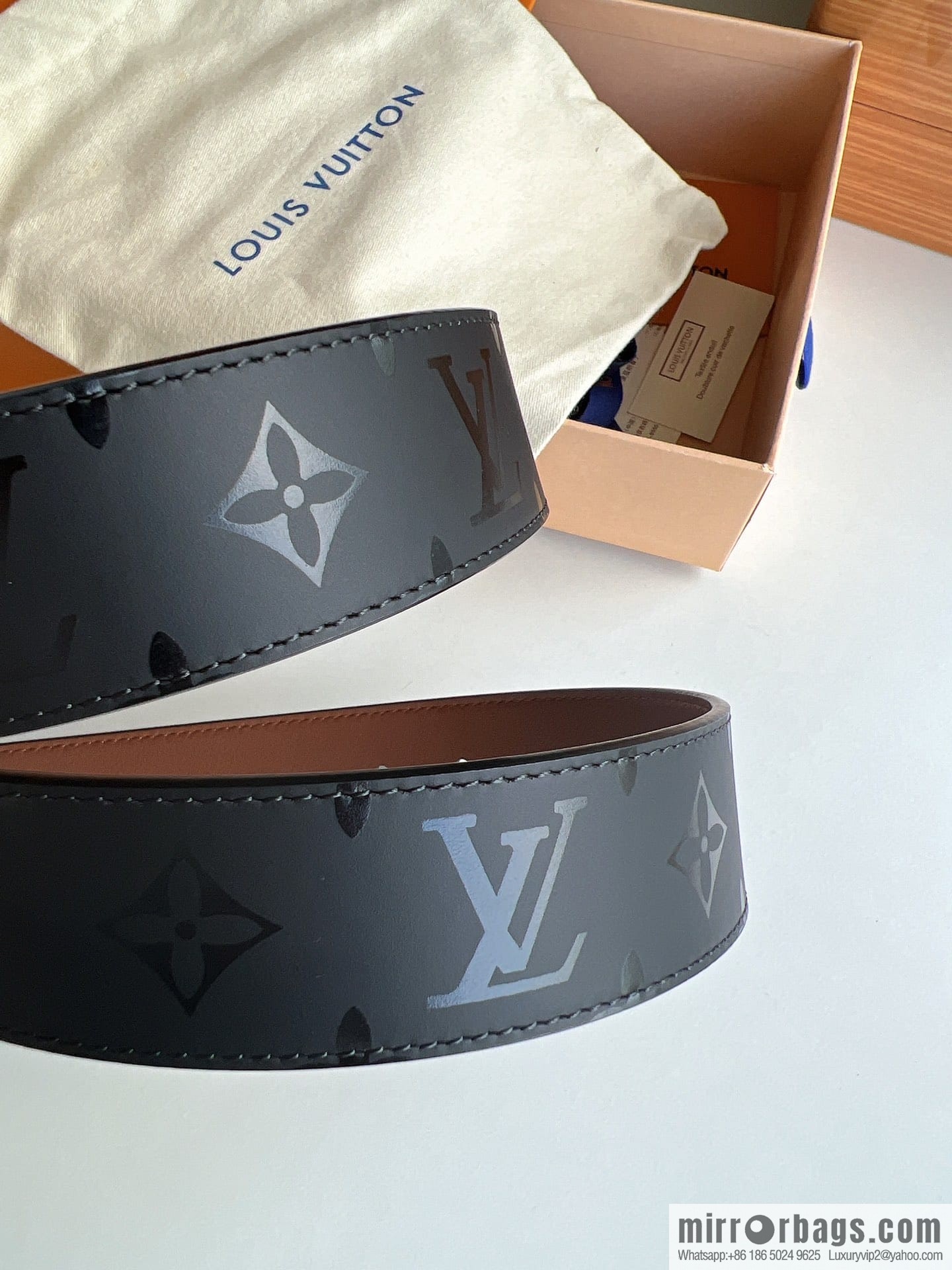 LV/Louis Vuitton, black flower men's double-sided PYRAMIDE calfskin brown belt