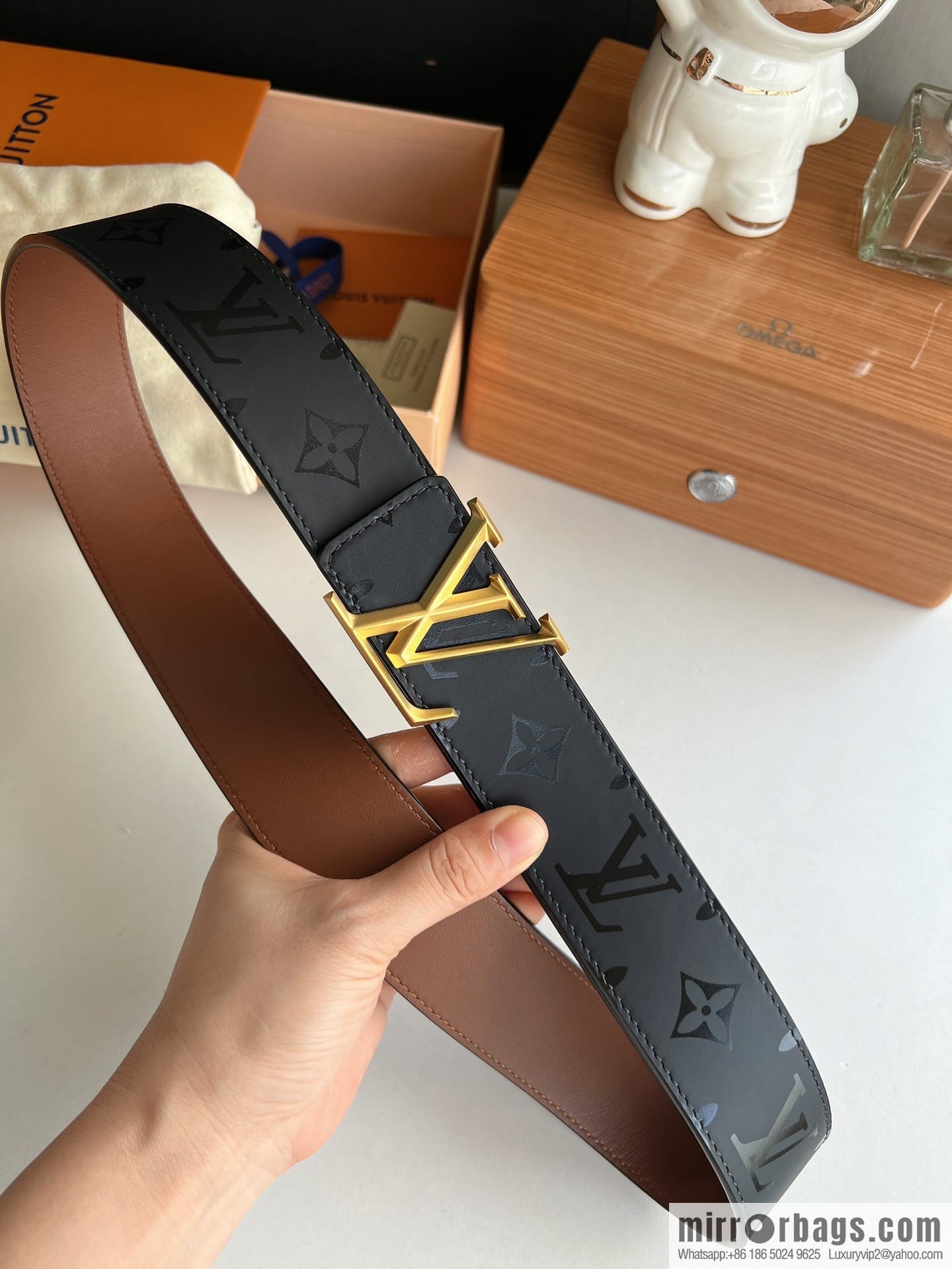 LV/Louis Vuitton, black flower men's double-sided PYRAMIDE calfskin brown belt