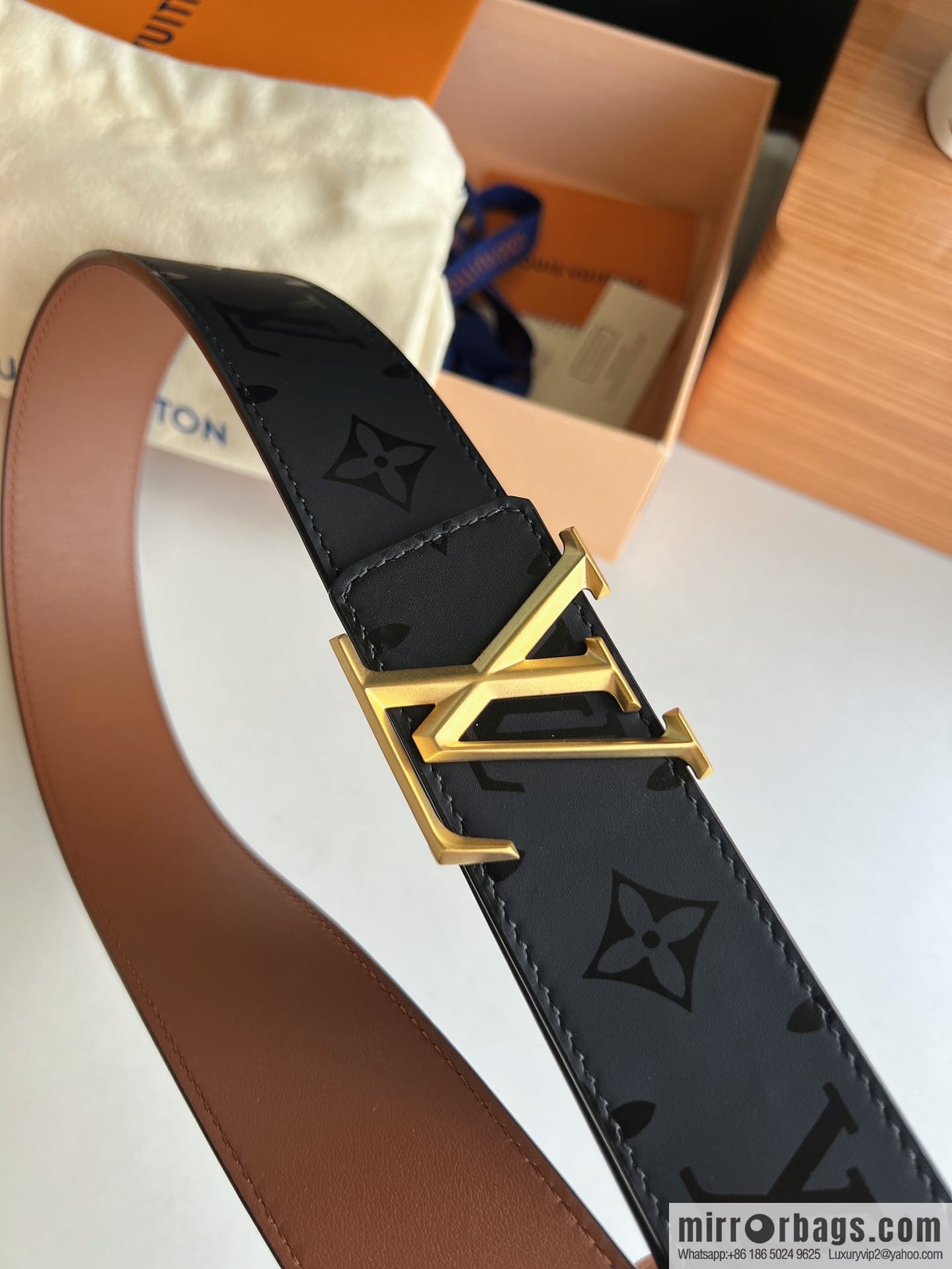 LV/Louis Vuitton, black flower men's double-sided PYRAMIDE calfskin brown belt