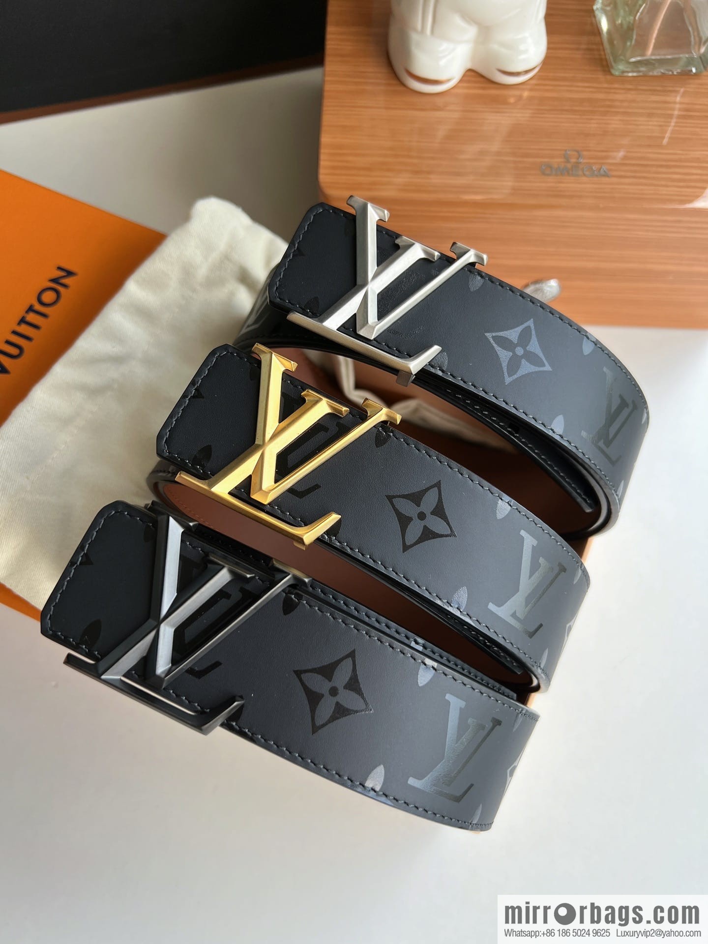 LV/Louis Vuitton, black flower men's double-sided PYRAMIDE calfskin brown belt
