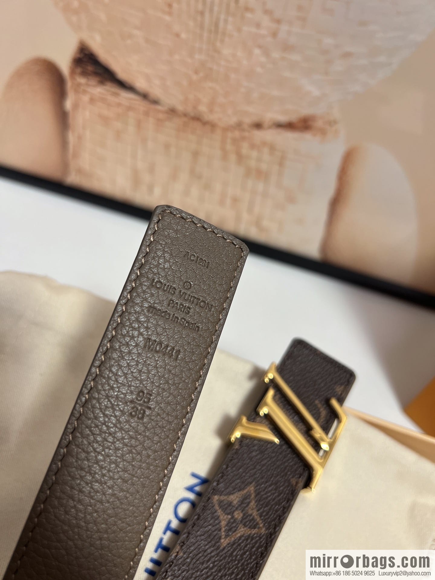 Louis Vuitton, women's double-sided belt 30mm