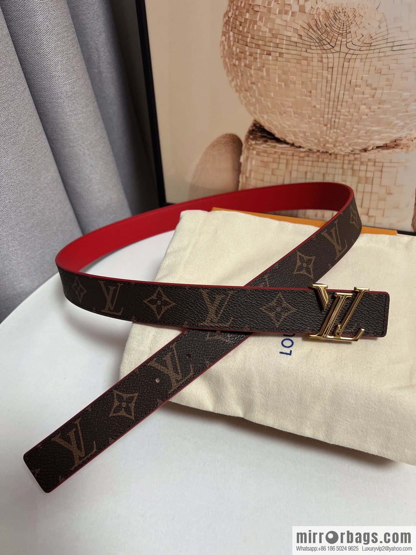 Louis Vuitton, women's double-sided belt 30mm