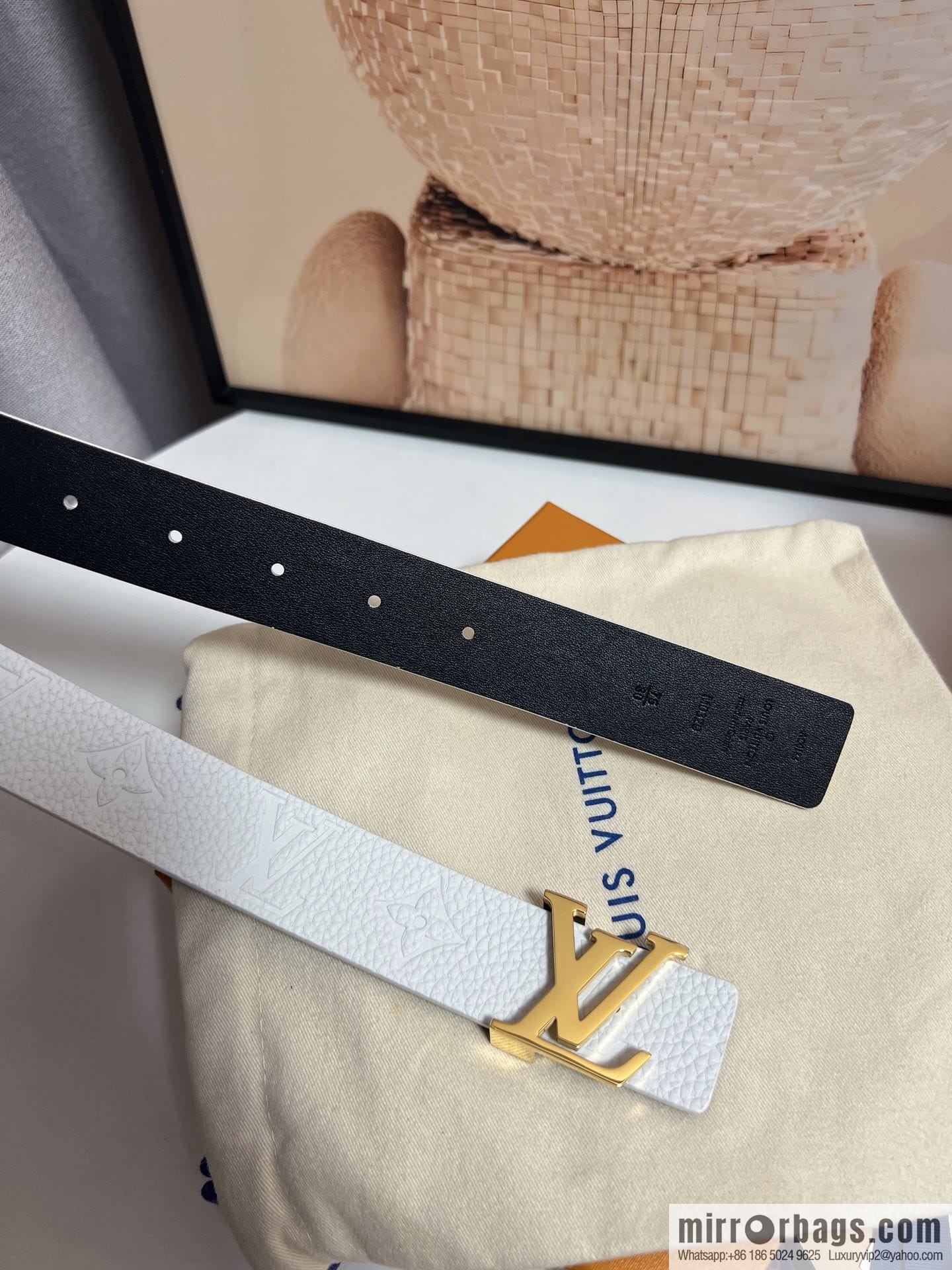 Louis Vuitton, women's double-sided belt 30mm