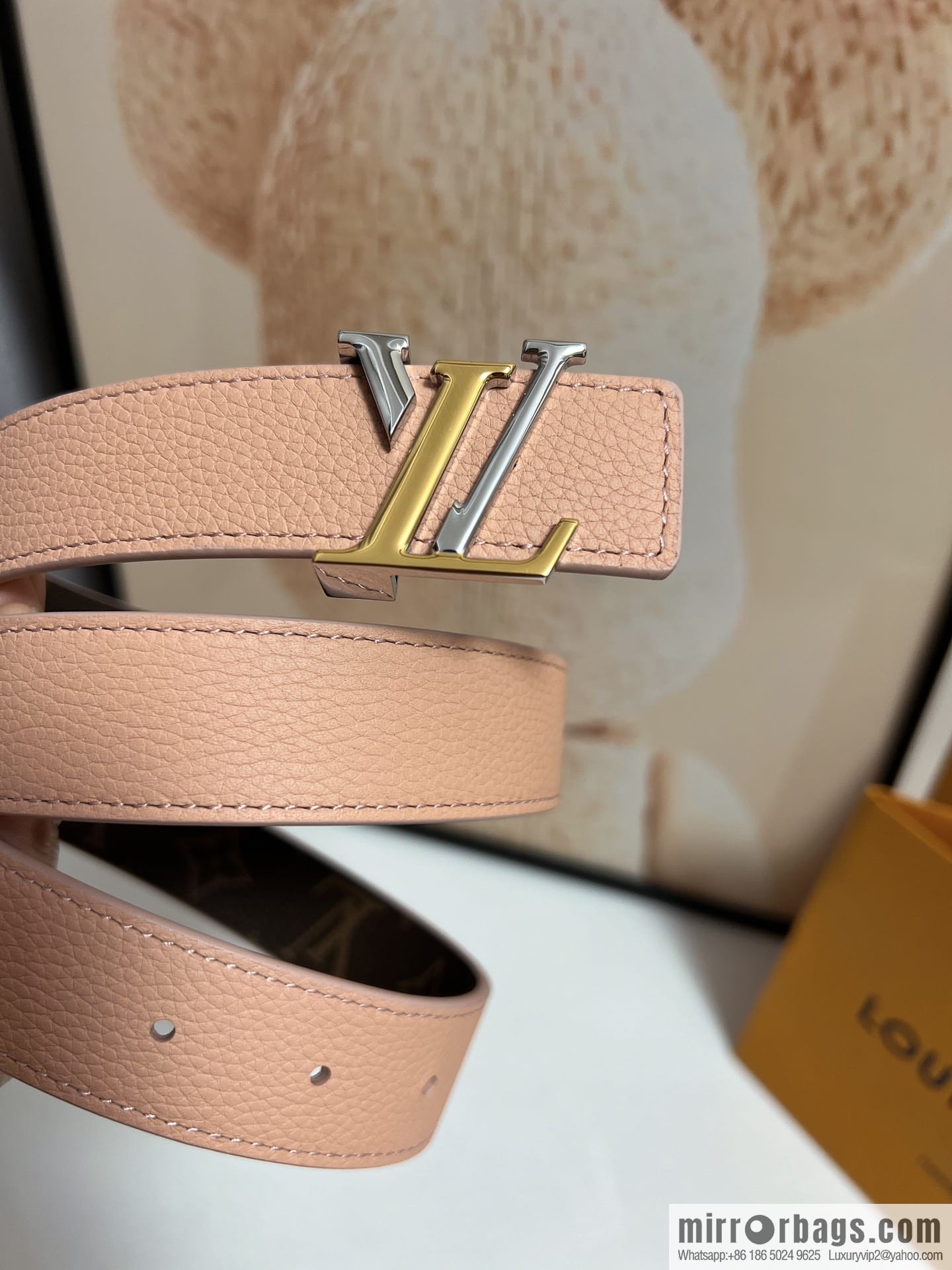 Louis Vuitton, women's double-sided belt 30mm