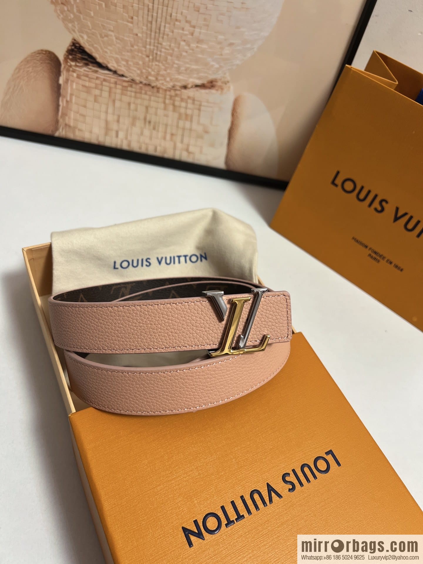 Louis Vuitton, women's double-sided belt 30mm