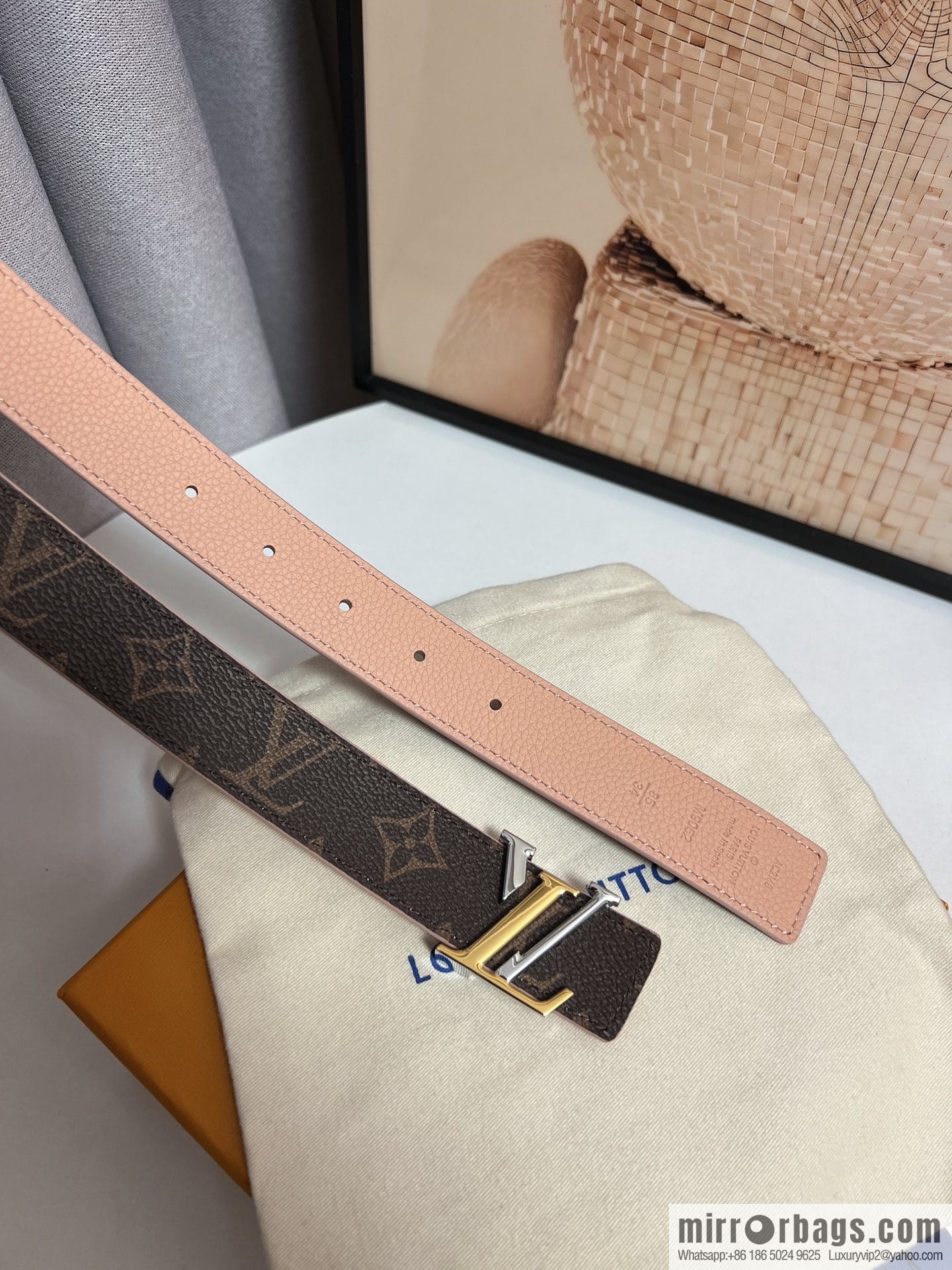 Louis Vuitton, women's double-sided belt 30mm