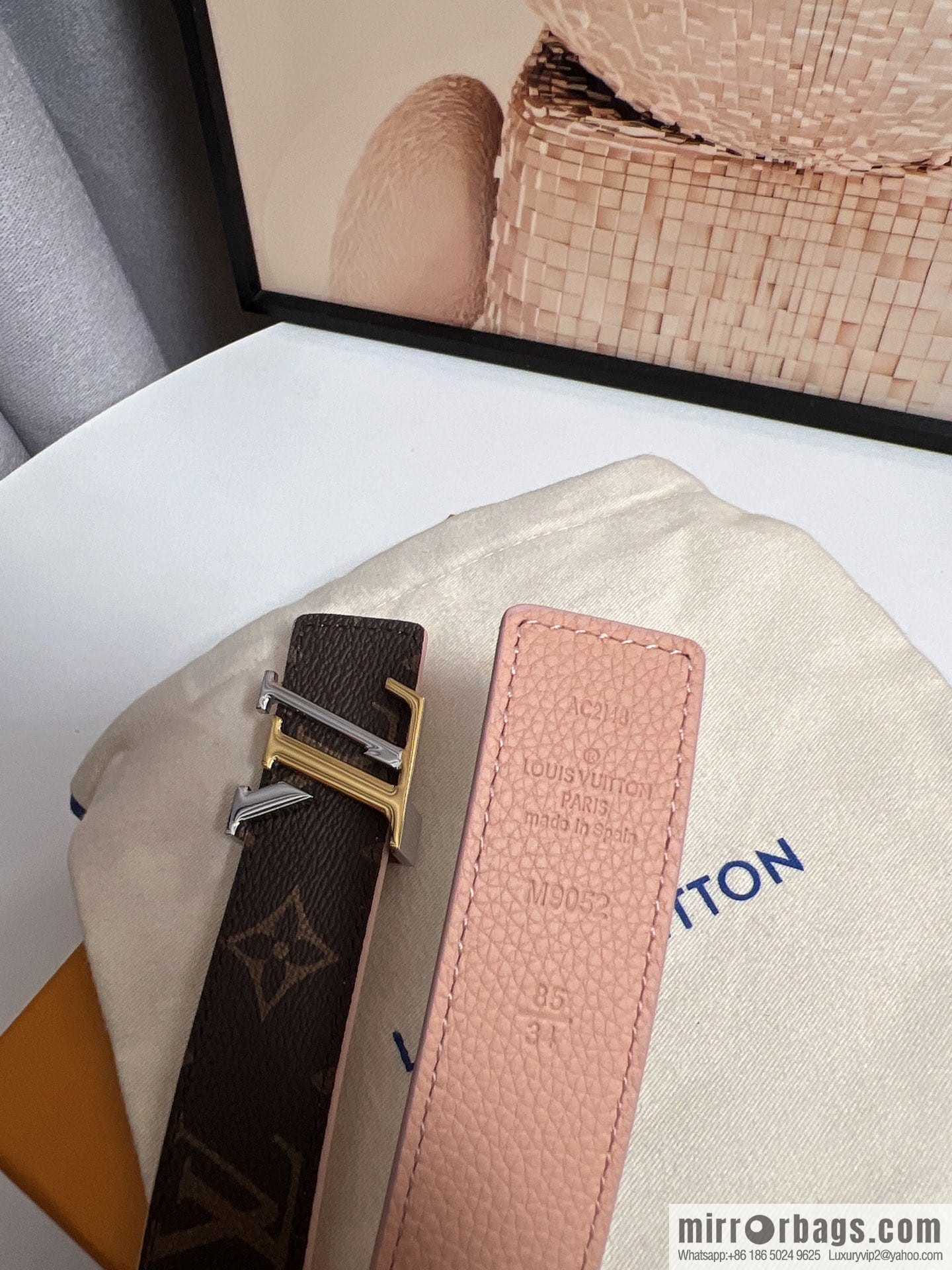 Louis Vuitton, women's double-sided belt 30mm