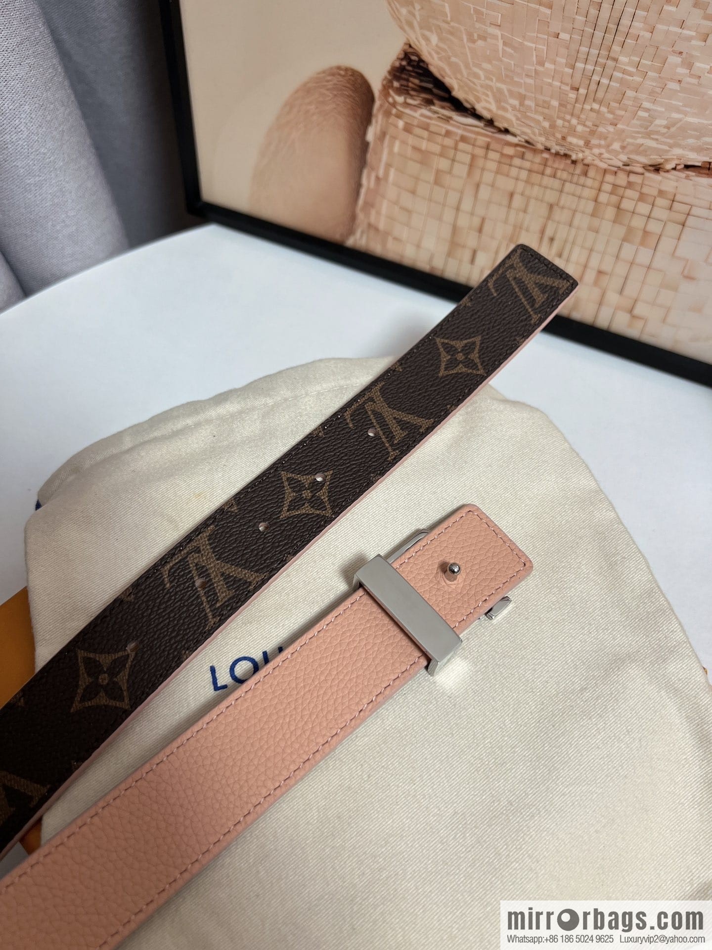 Louis Vuitton, women's double-sided belt 30mm