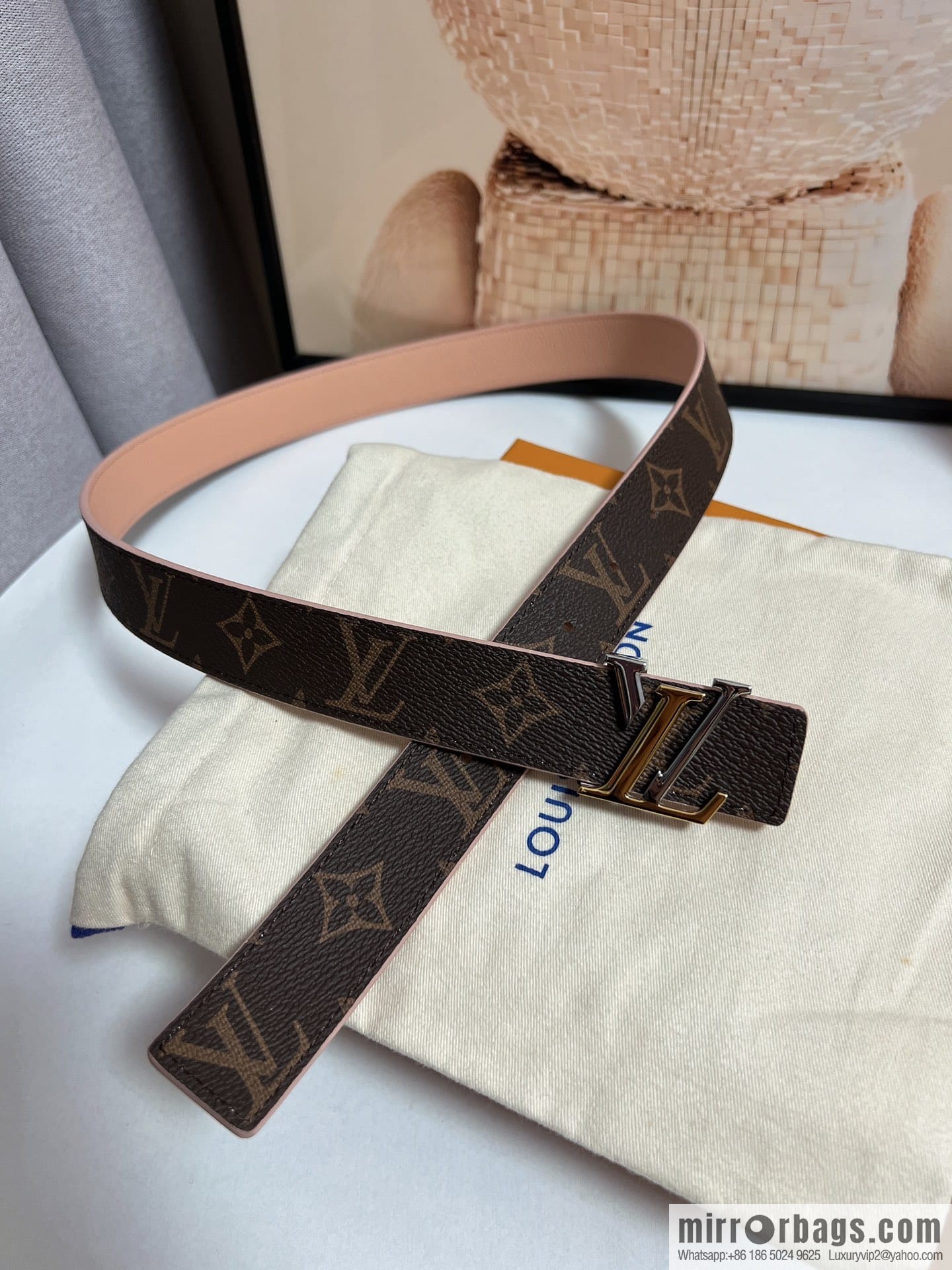 Louis Vuitton, women's double-sided belt 30mm