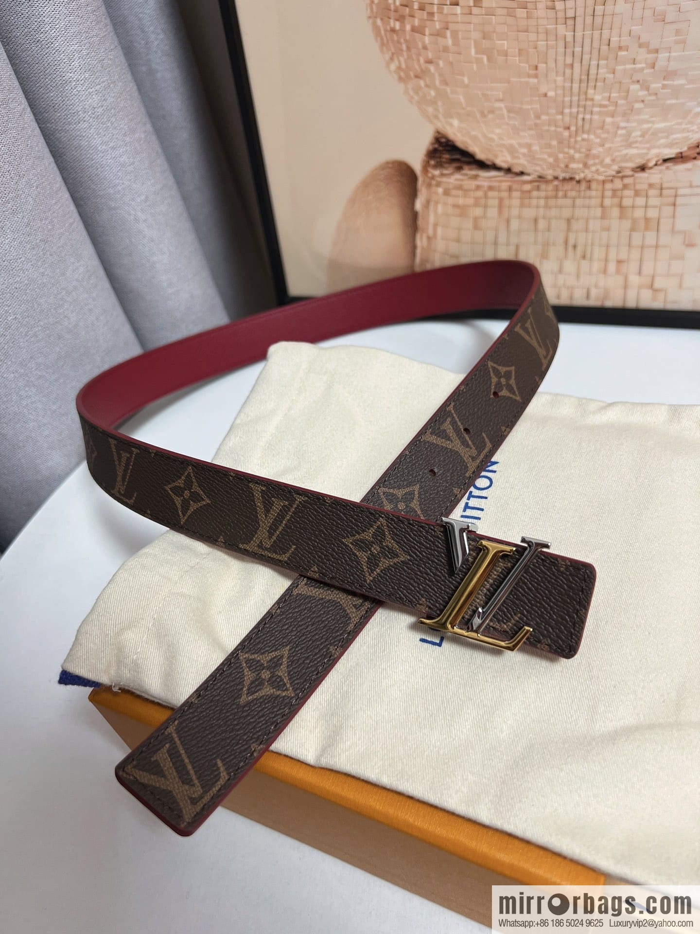 Louis Vuitton, women's double-sided belt 30mm