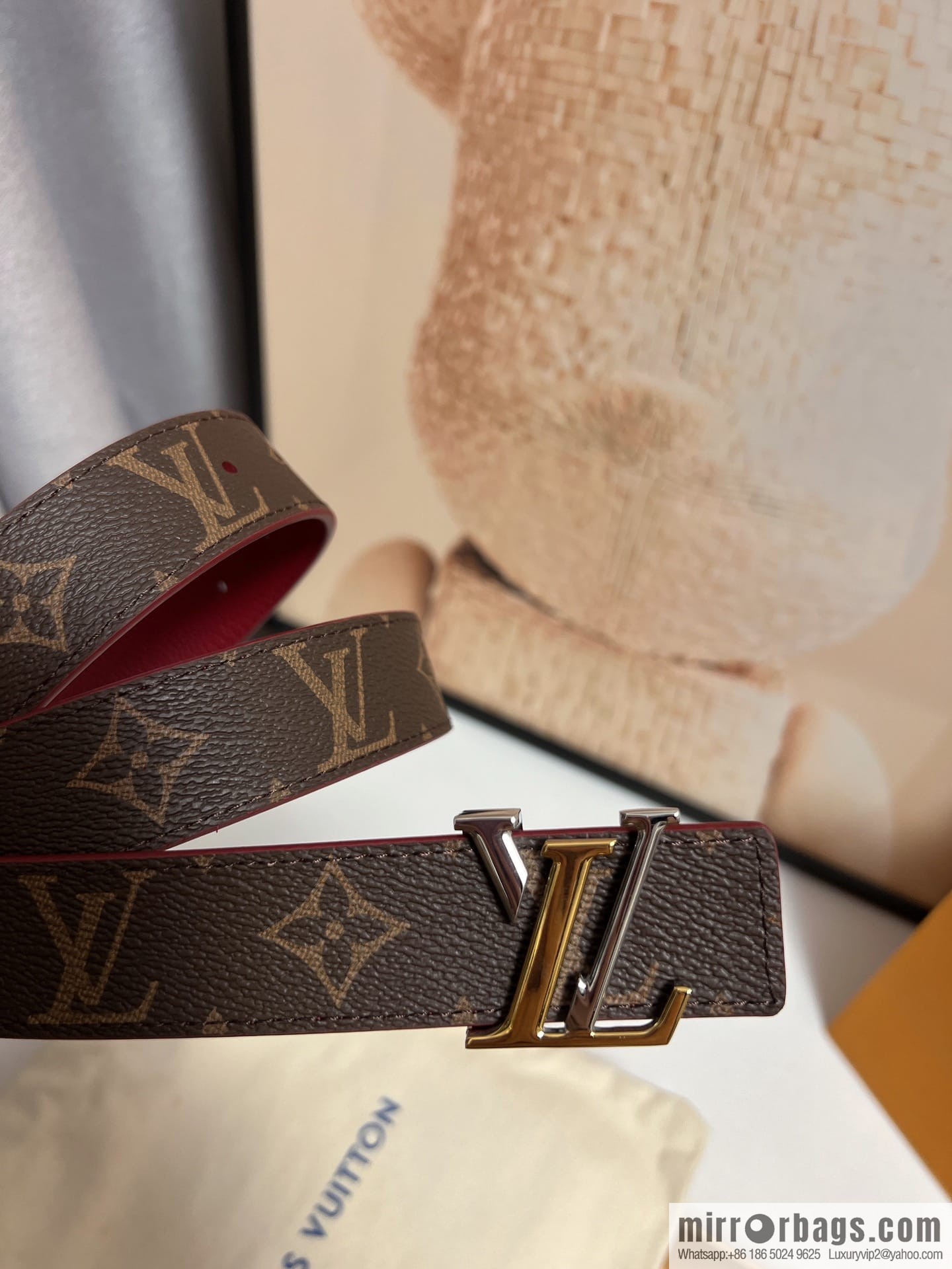 Louis Vuitton, women's double-sided belt 30mm