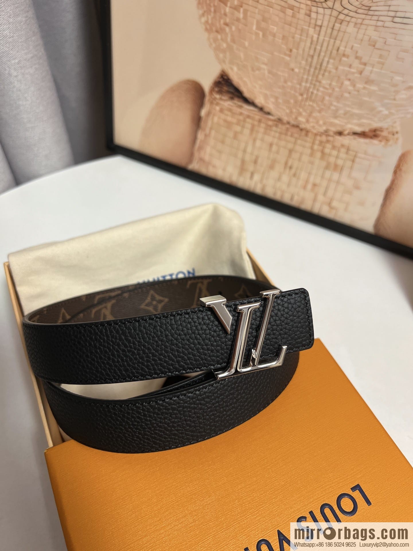 Louis Vuitton, women's double-sided belt 30mm