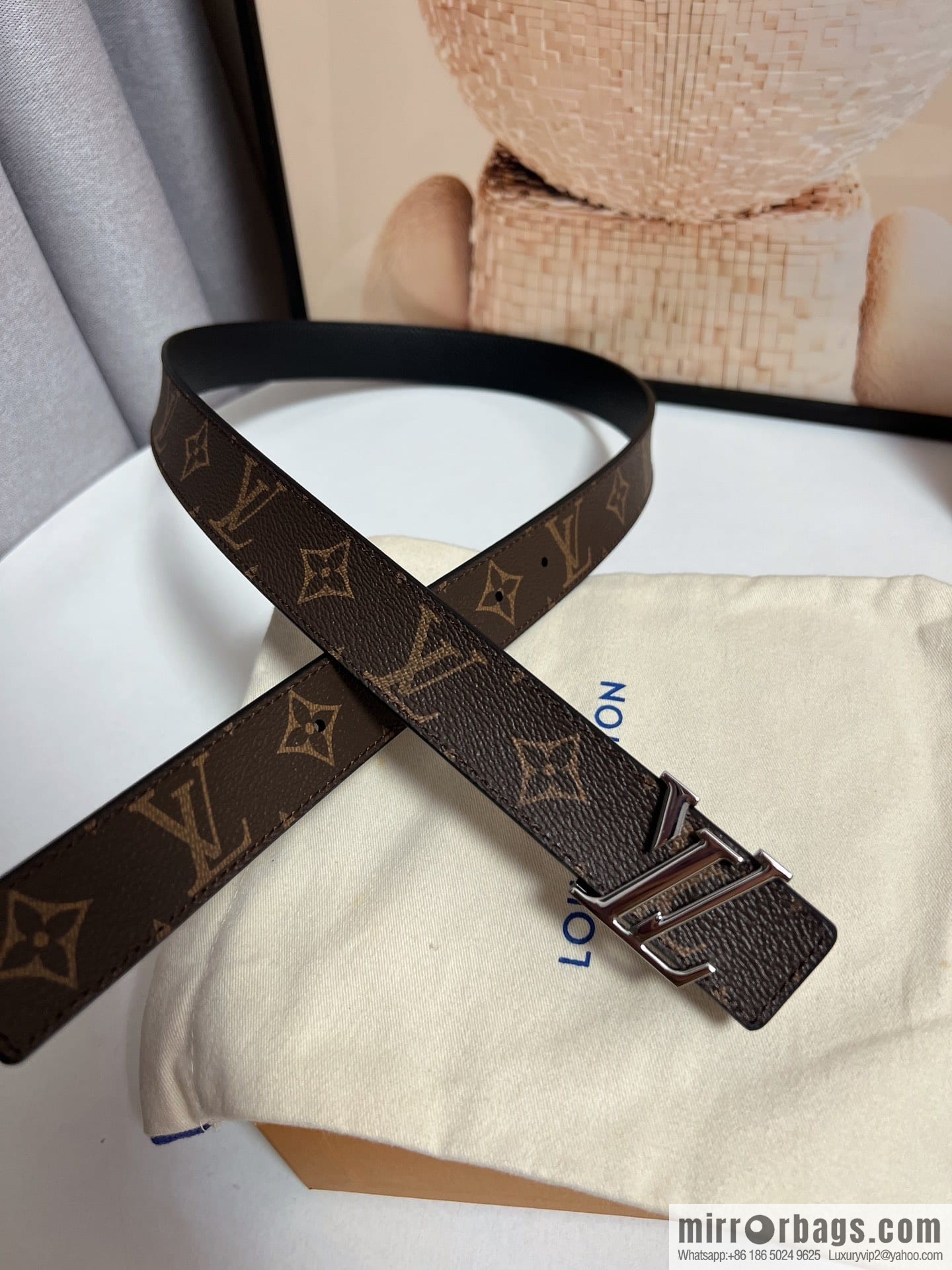 Louis Vuitton, women's double-sided belt 30mm