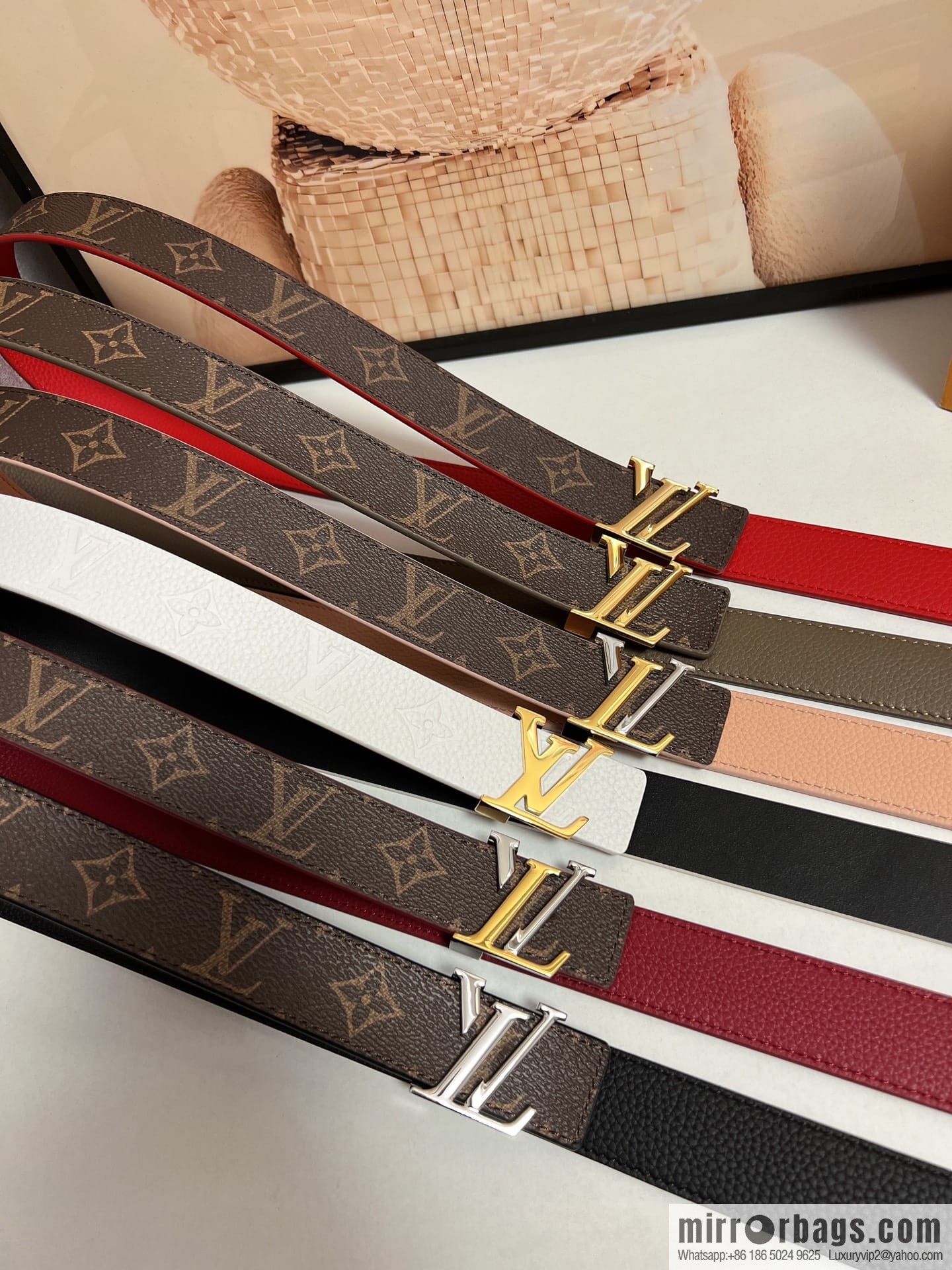 Louis Vuitton, women's double-sided belt 30mm