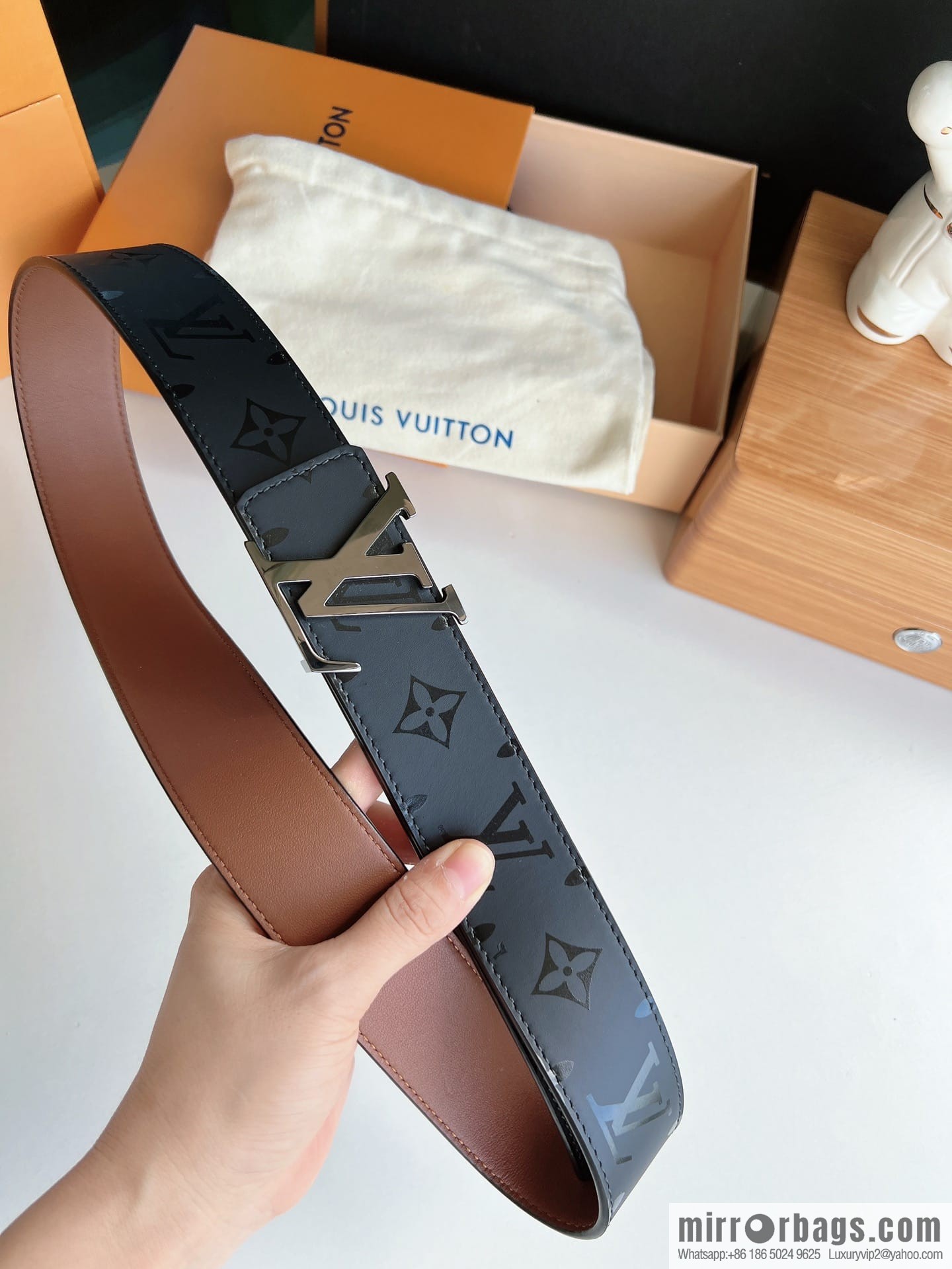 LV/Louis Vuitton, black flower men's double-sided PYRAMIDE calfskin brown belt