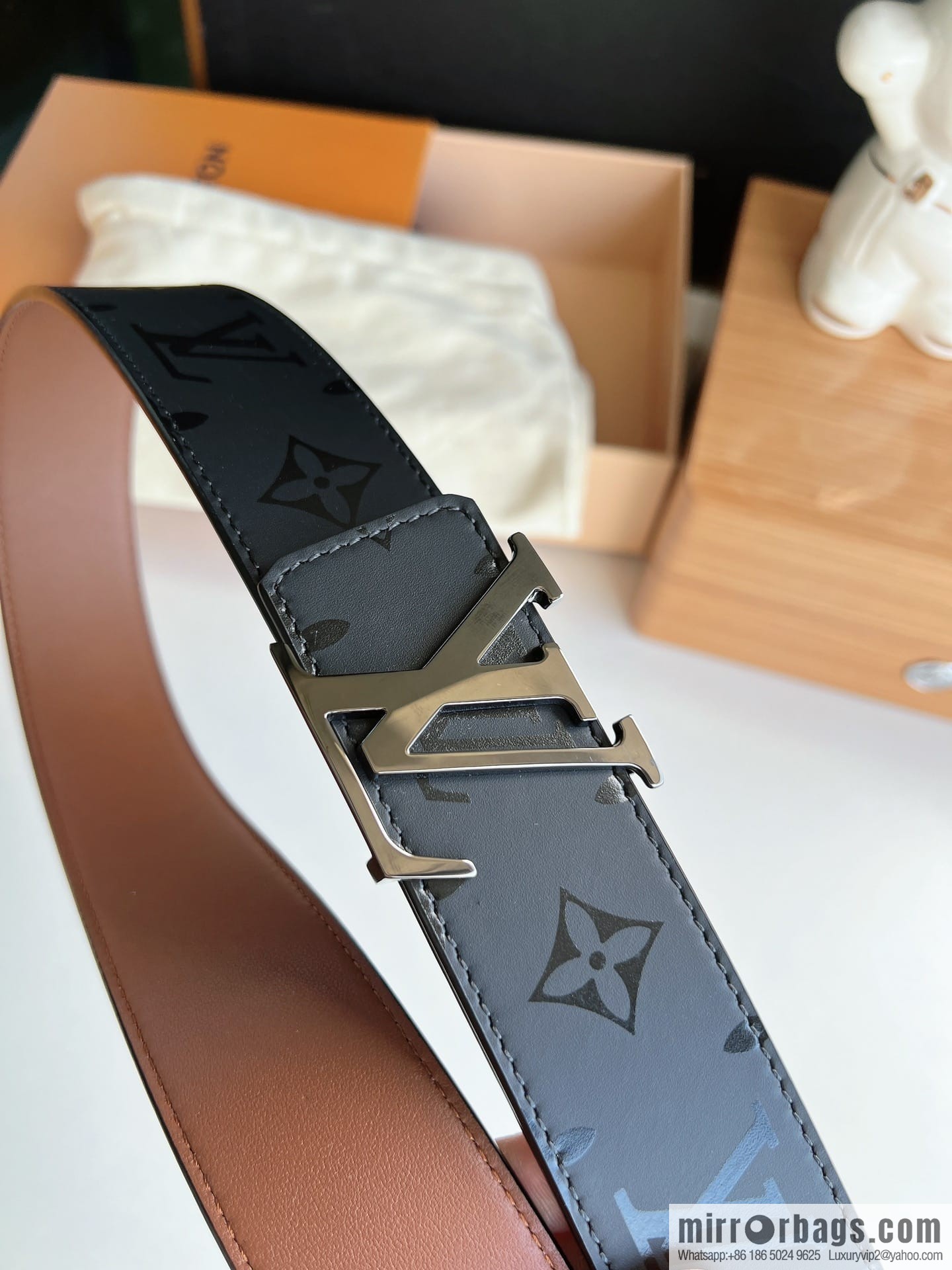 LV/Louis Vuitton, black flower men's double-sided PYRAMIDE calfskin brown belt