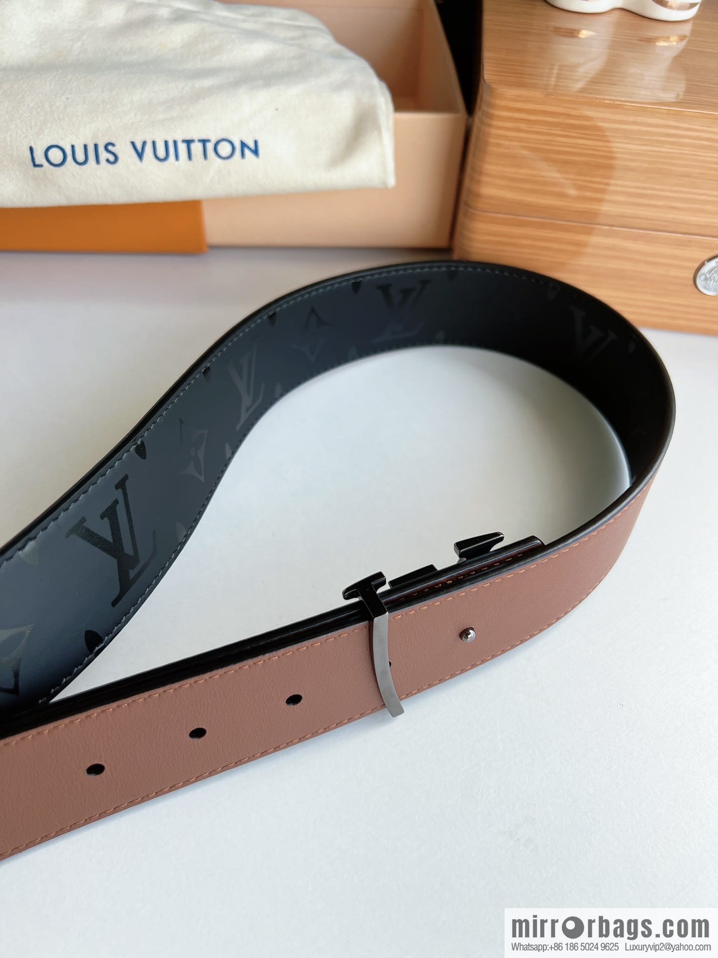 LV/Louis Vuitton, black flower men's double-sided PYRAMIDE calfskin brown belt