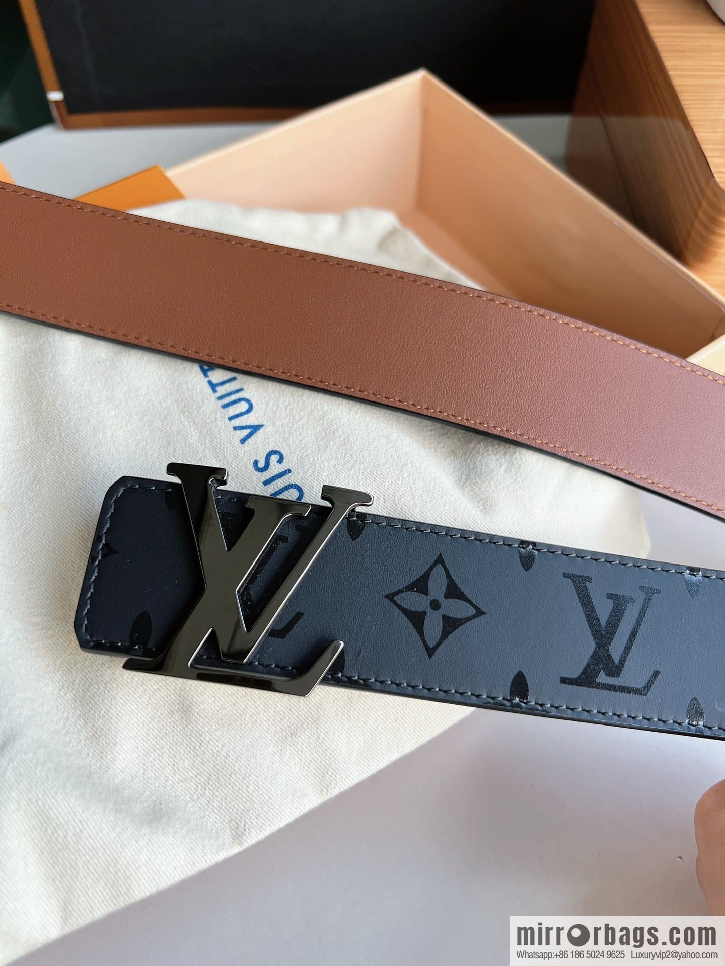 LV/Louis Vuitton, black flower men's double-sided PYRAMIDE calfskin brown belt