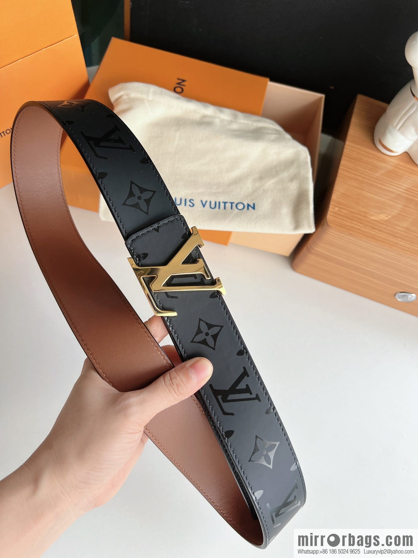 LV/Louis Vuitton, black flower men's double-sided PYRAMIDE calfskin brown belt
