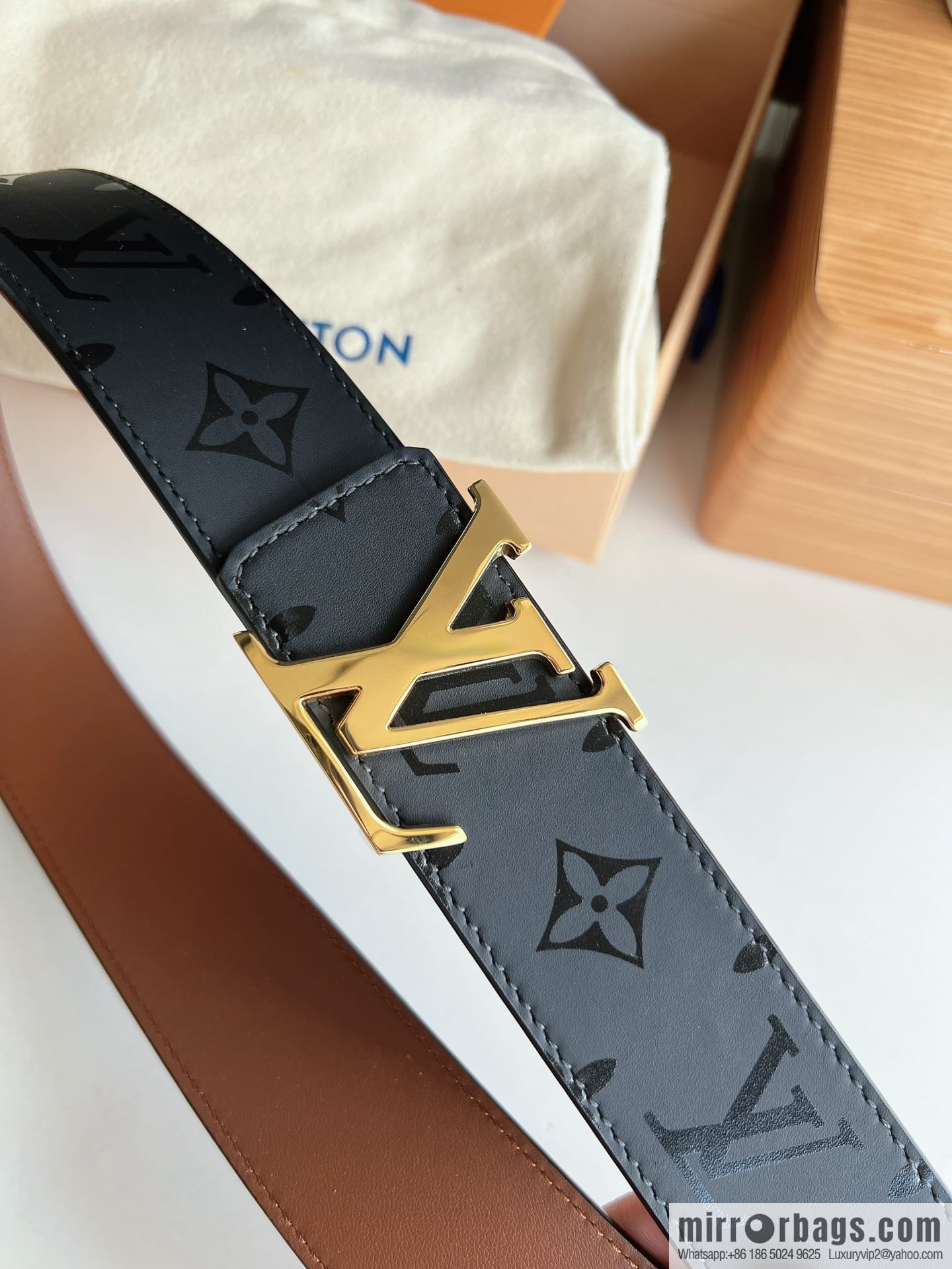 LV/Louis Vuitton, black flower men's double-sided PYRAMIDE calfskin brown belt
