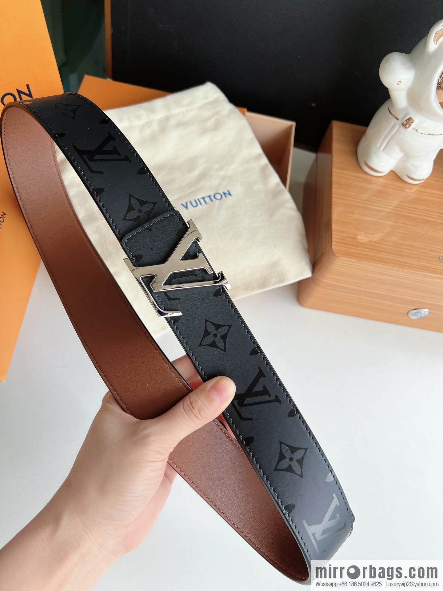 LV/Louis Vuitton, black flower men's double-sided PYRAMIDE calfskin brown belt