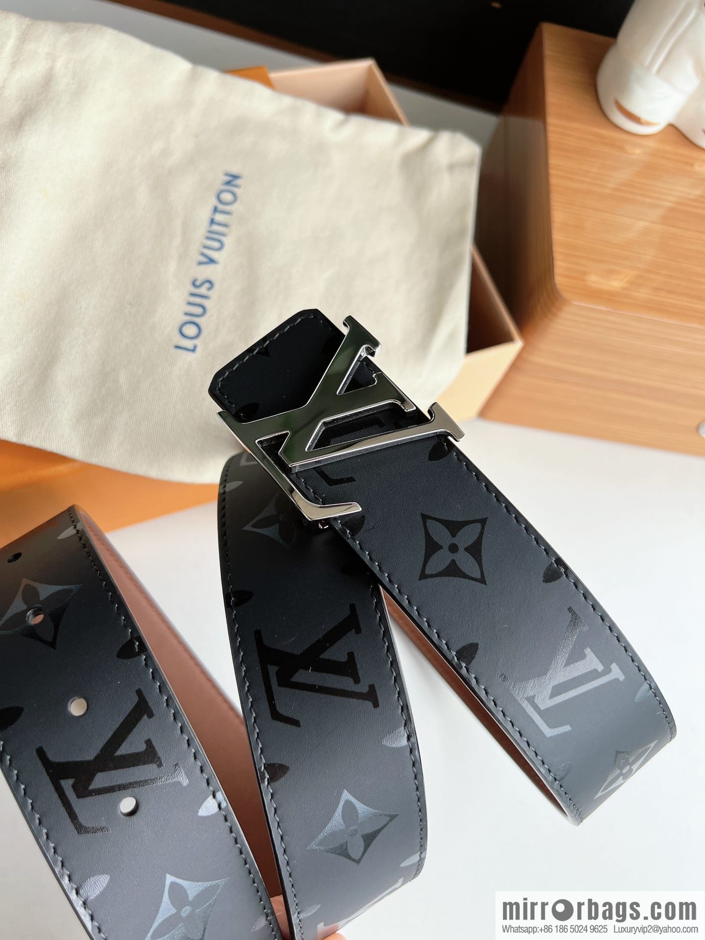 LV/Louis Vuitton, black flower men's double-sided PYRAMIDE calfskin brown belt
