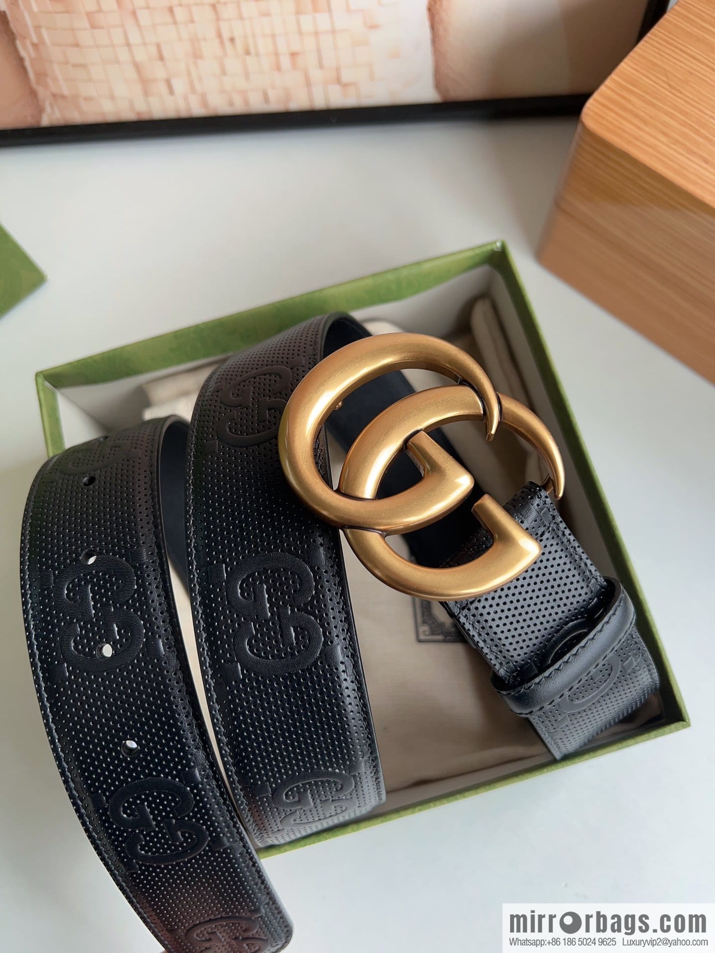 Gucci Gucci, first layer calfskin embossed GG men's 4.0cm belt