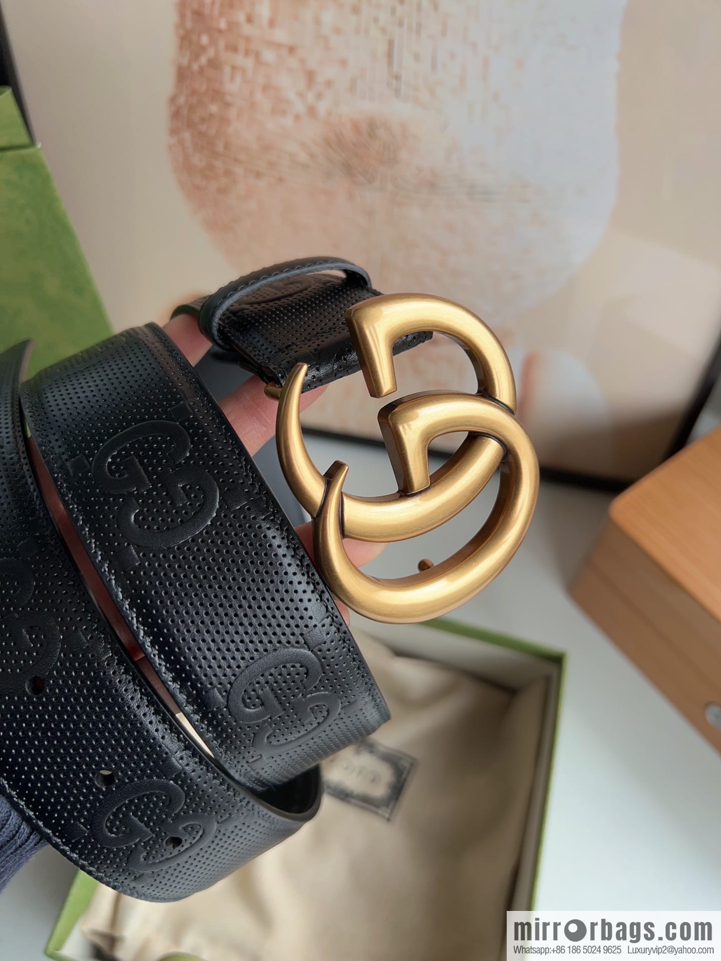 Gucci Gucci, first layer calfskin embossed GG men's 4.0cm belt