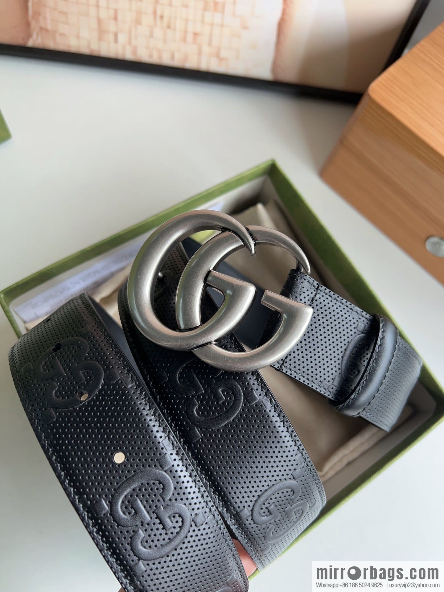Gucci Gucci, first layer calfskin embossed GG men's 4.0cm belt