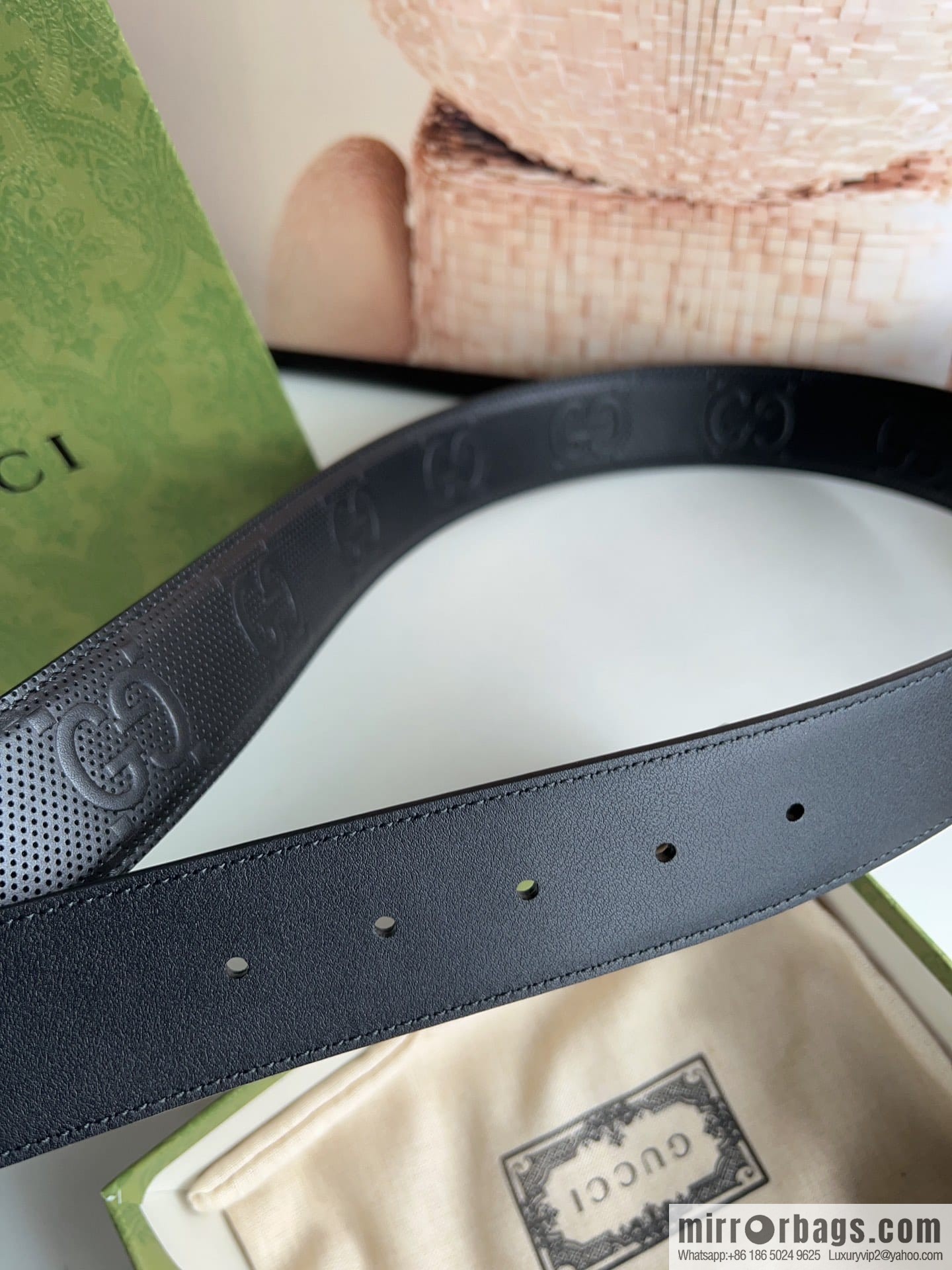 Gucci Gucci, first layer calfskin embossed GG men's 4.0cm belt