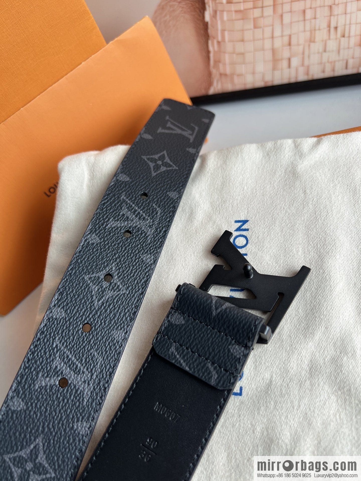 LV/Louis Vuitton LV PYRAMIDE 40 mm belt