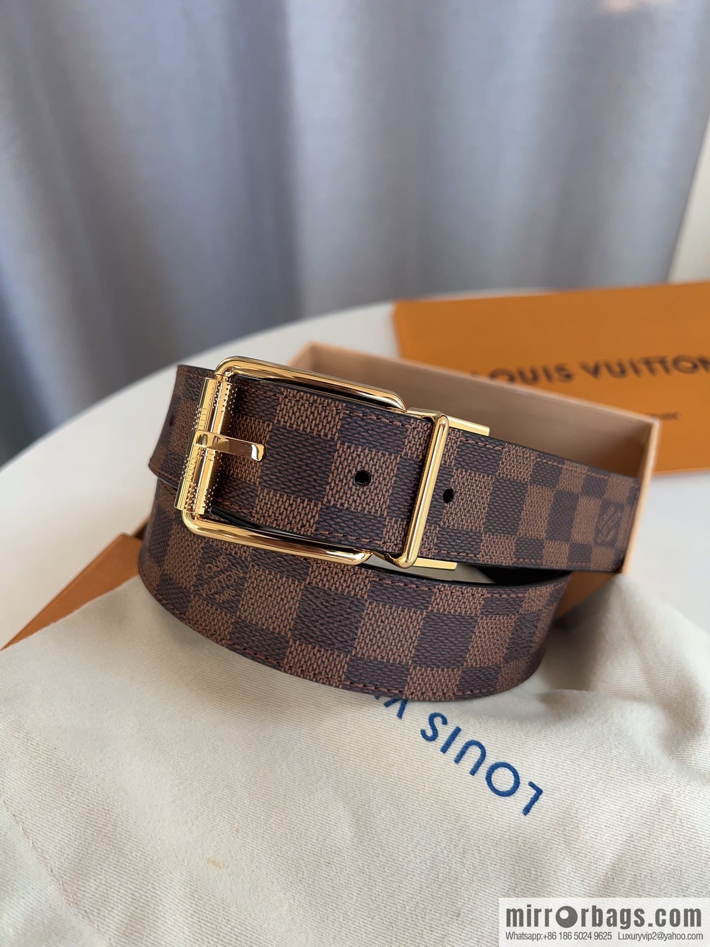 LV/Louis Vuitton, cowhide-lined men's 35mm belt