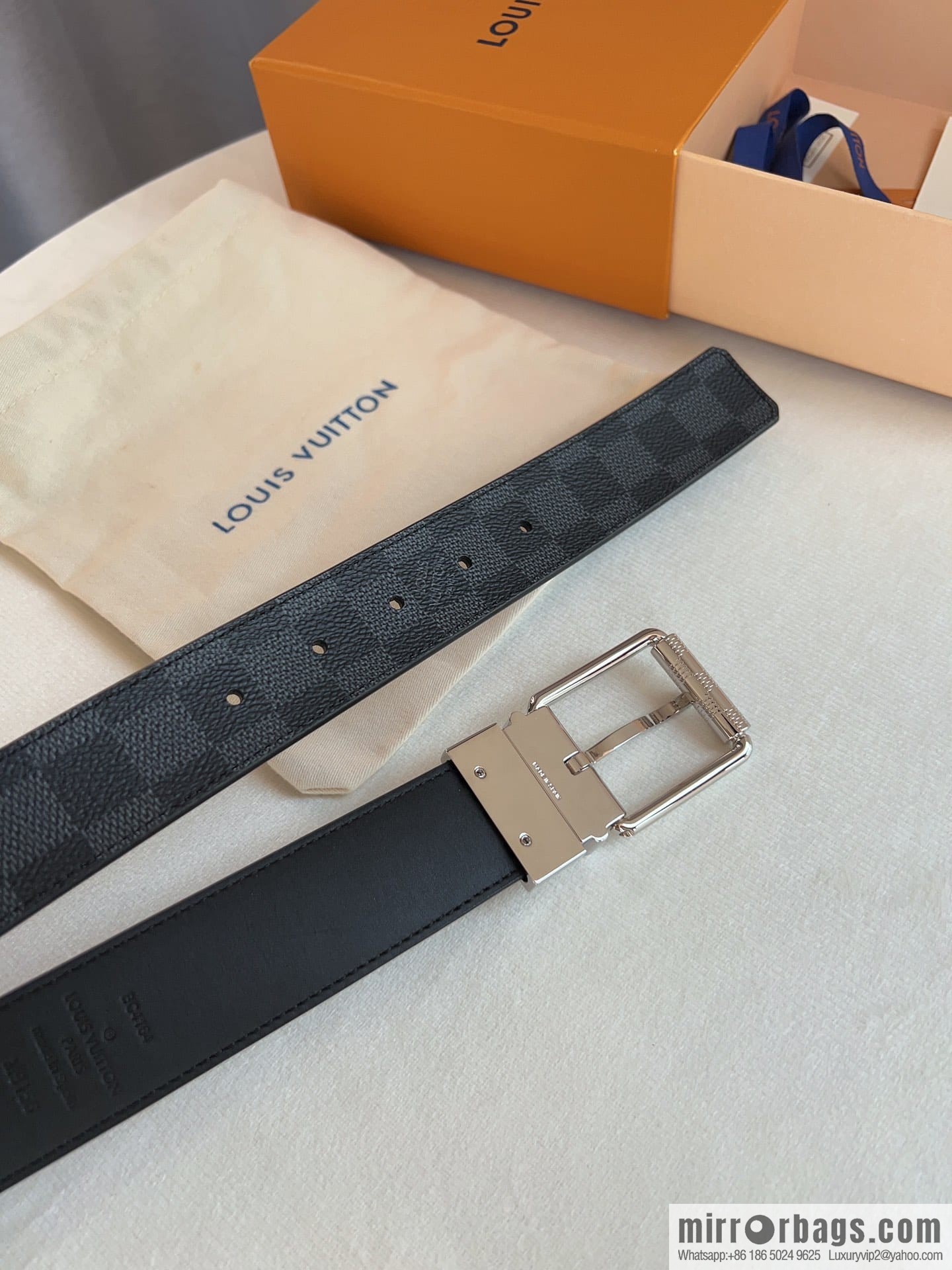 LV/Louis Vuitton, cowhide-lined men's 35mm belt
