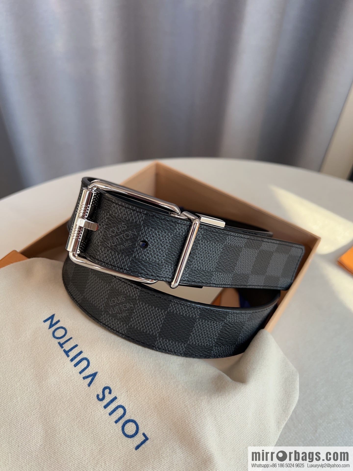 LV/Louis Vuitton, cowhide-lined men's 35mm belt