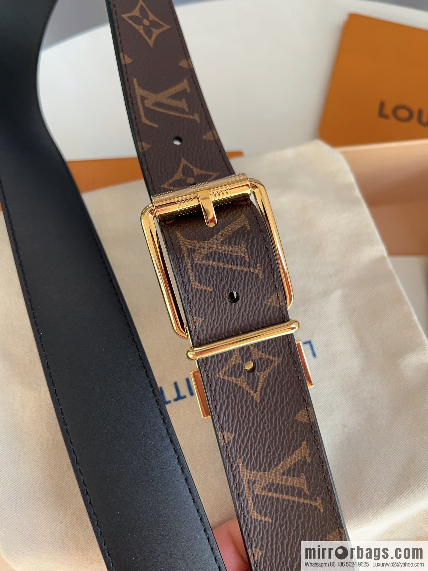 LV/Louis Vuitton, cowhide-lined men's 35mm belt