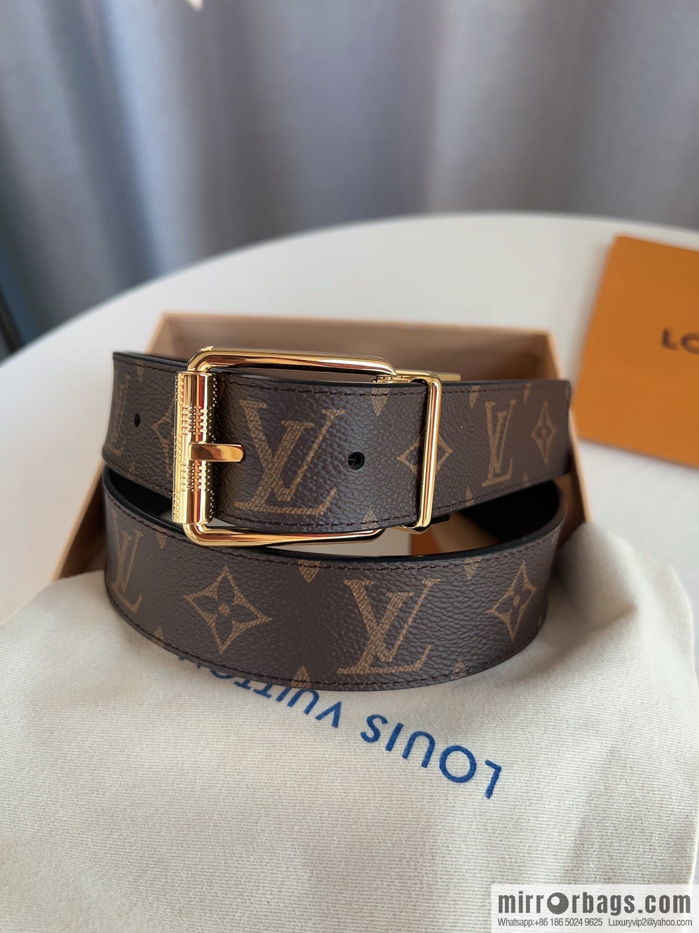 LV/Louis Vuitton, cowhide-lined men's 35mm belt