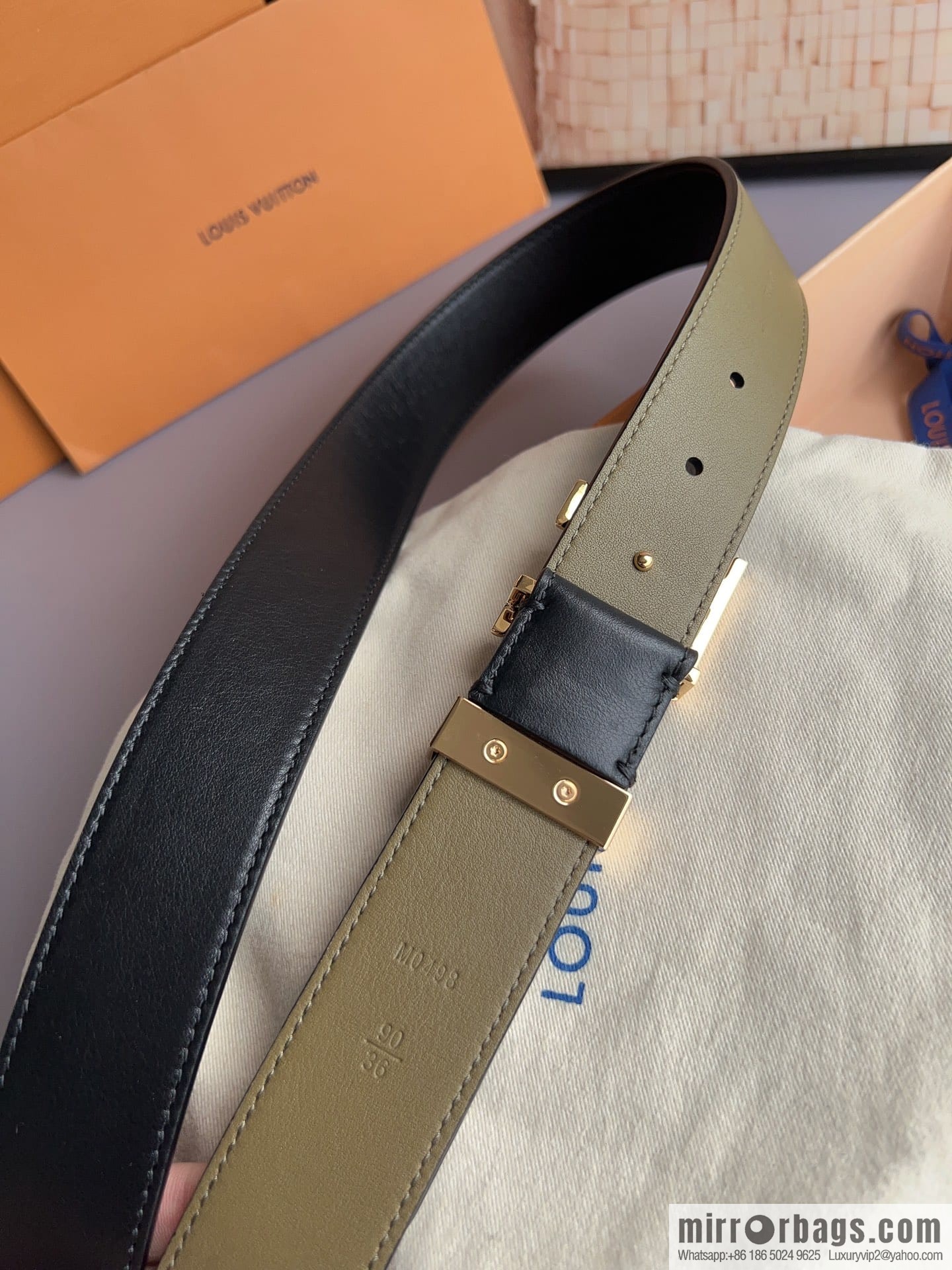 LV/Louis Vuitton, soft cowhide LV Pyramide belt