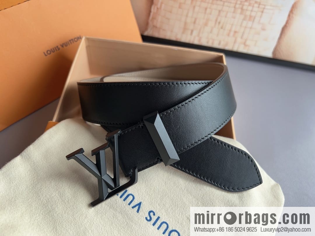 LV/Louis Vuitton, soft cowhide LV Pyramide belt