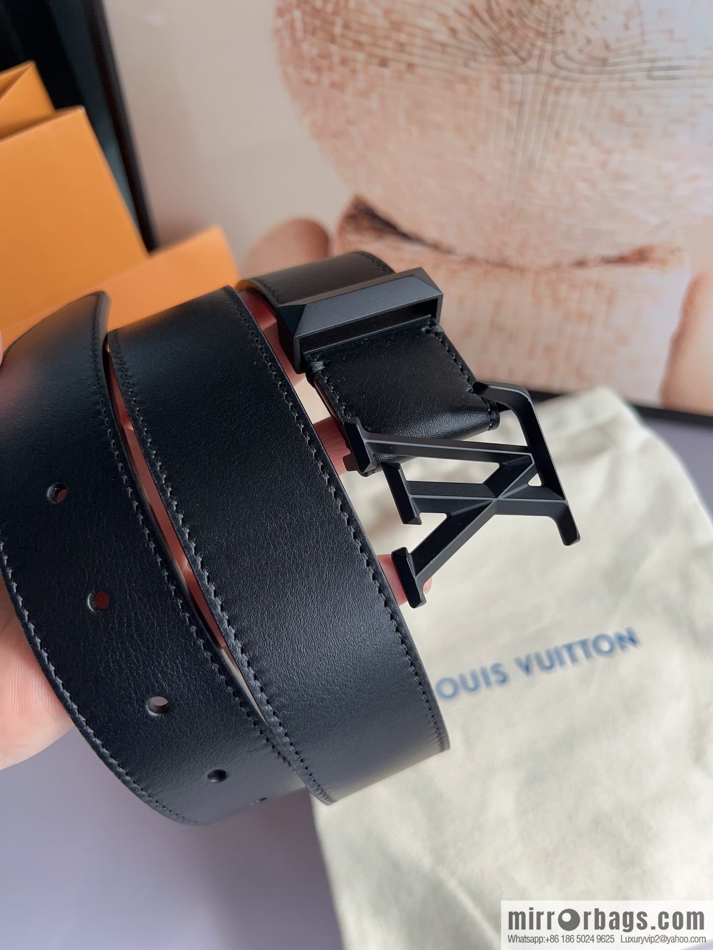 LV/Louis Vuitton, soft cowhide LV Pyramide belt