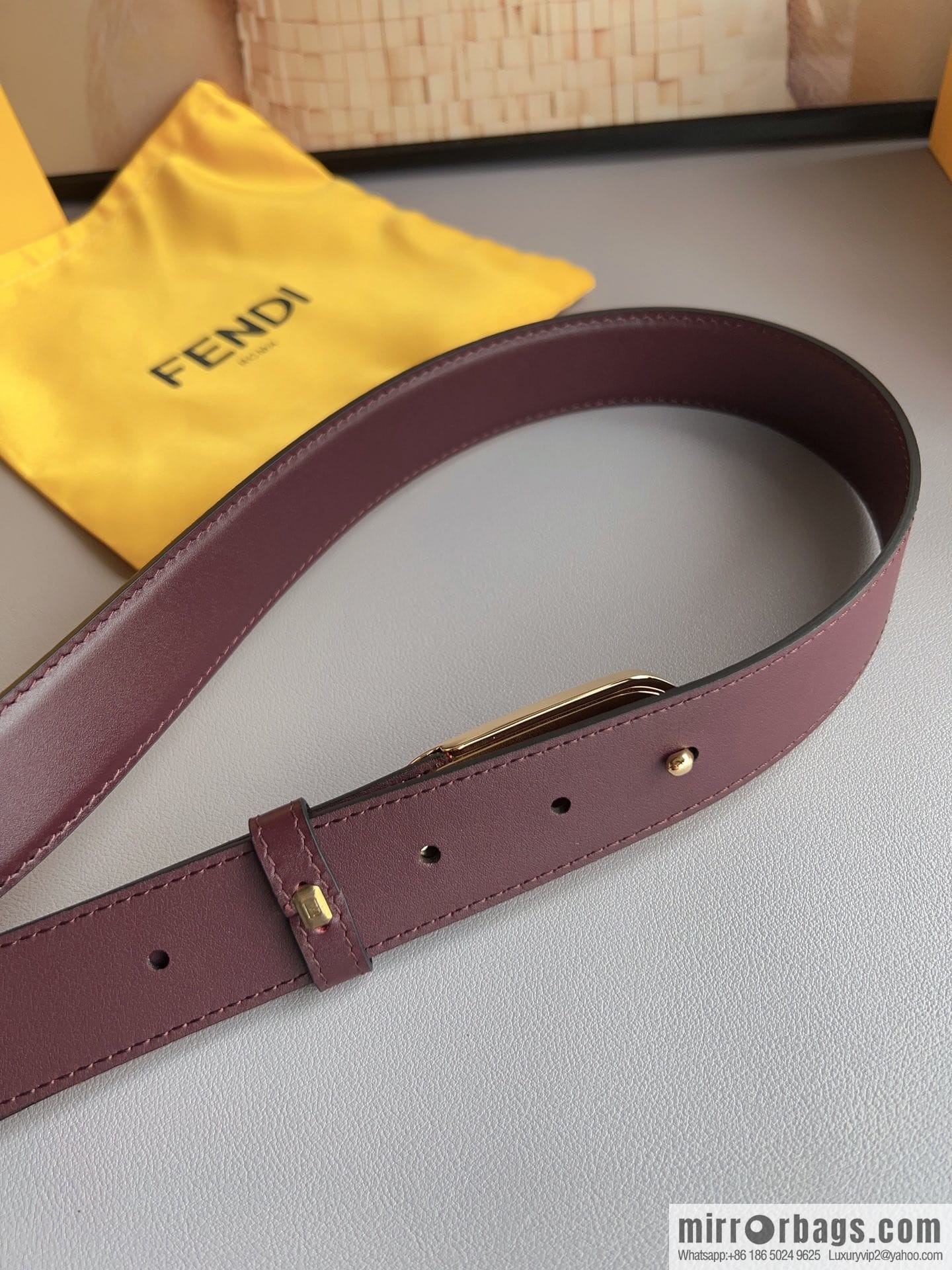 Fendi Fendi, Ladies 3.0cm Corresponds to Logo Metal Buckle Cowhide Belt