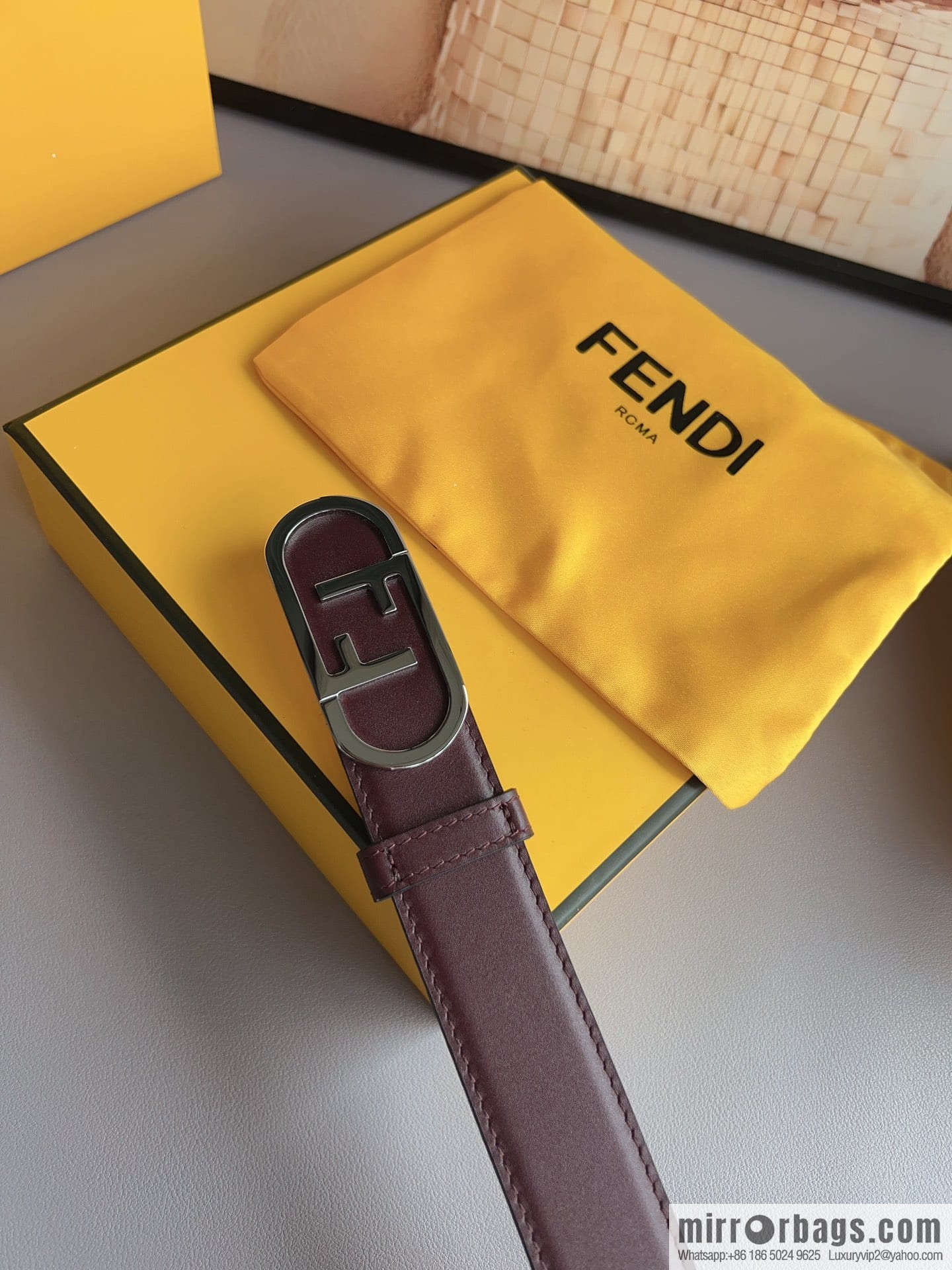 Fendi Fendi, Ladies 3.0cm Corresponds to Logo Metal Buckle Cowhide Belt