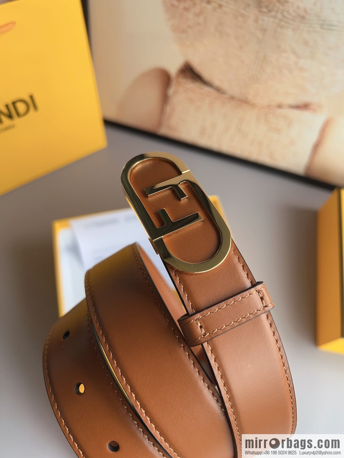Fendi Fendi, Ladies 3.0cm Corresponds to Logo Metal Buckle Cowhide Belt