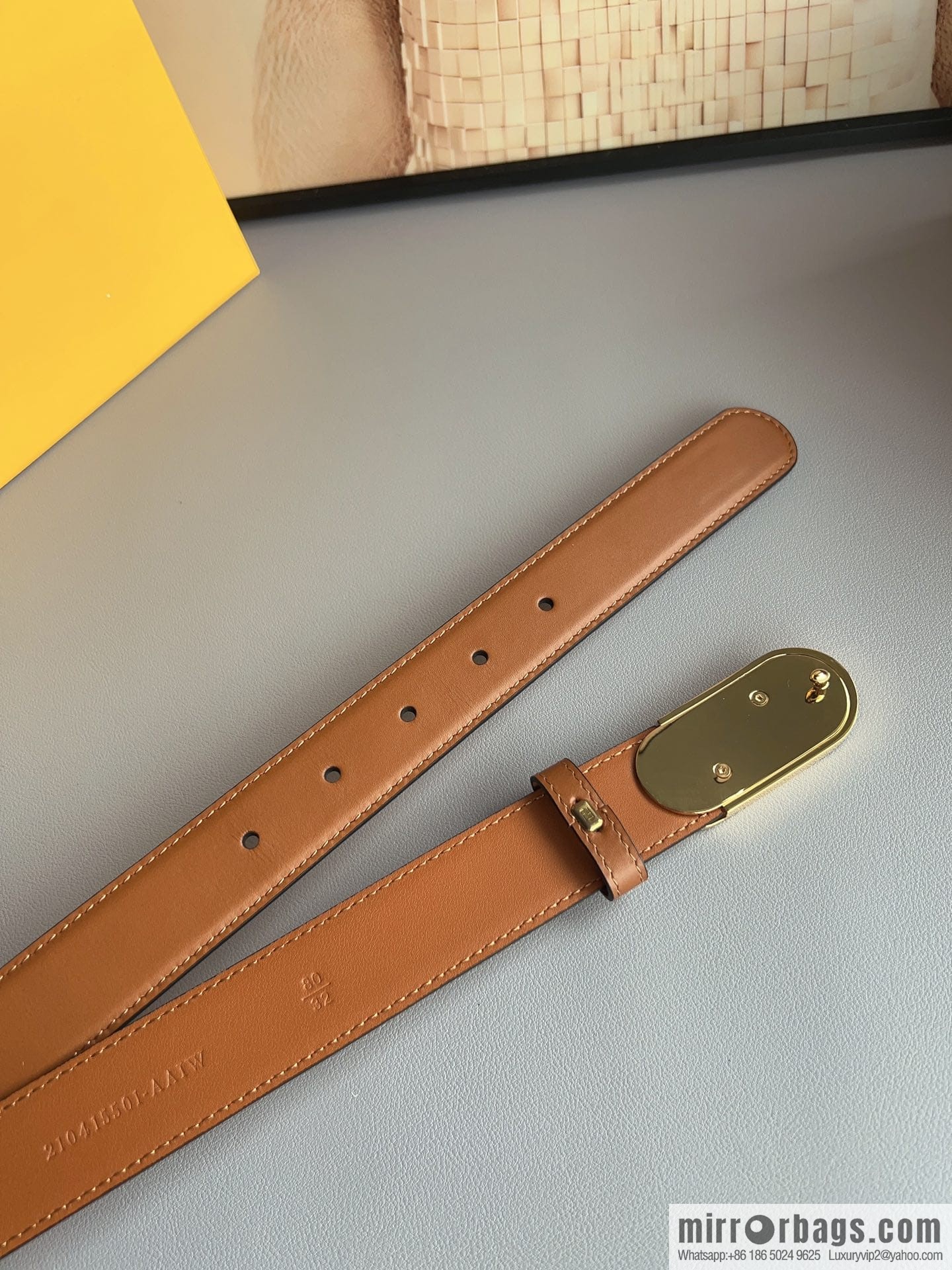 Fendi Fendi, Ladies 3.0cm Corresponds to Logo Metal Buckle Cowhide Belt