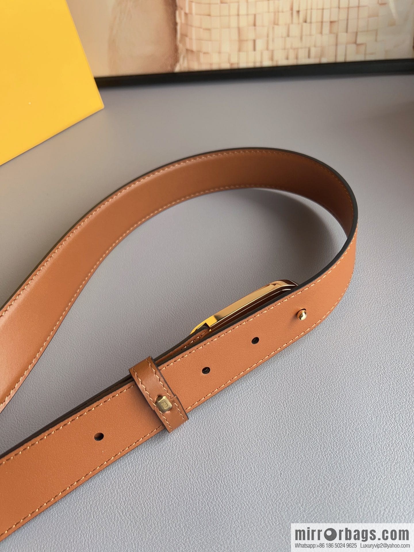 Fendi Fendi, Ladies 3.0cm Corresponds to Logo Metal Buckle Cowhide Belt
