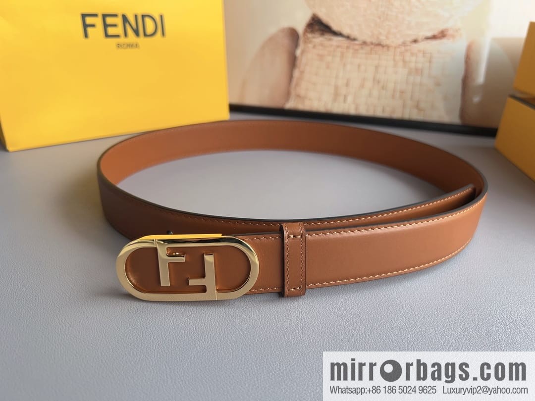 Fendi Fendi, Ladies 3.0cm Corresponds to Logo Metal Buckle Cowhide Belt