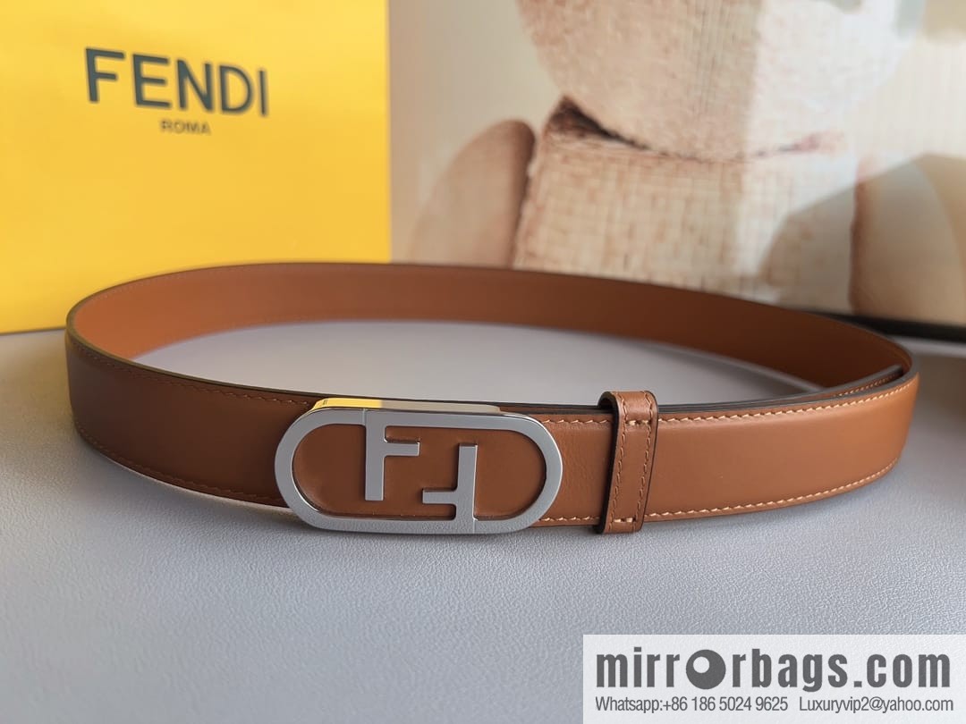 Fendi Fendi, Ladies 3.0cm Corresponds to Logo Metal Buckle Cowhide Belt