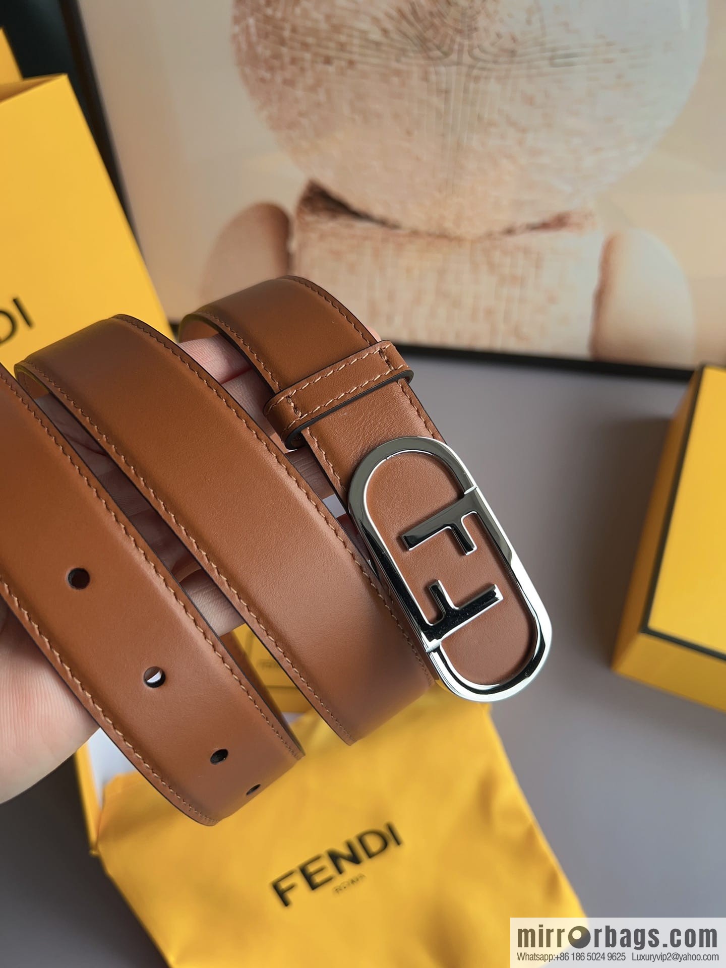 Fendi Fendi, Ladies 3.0cm Corresponds to Logo Metal Buckle Cowhide Belt