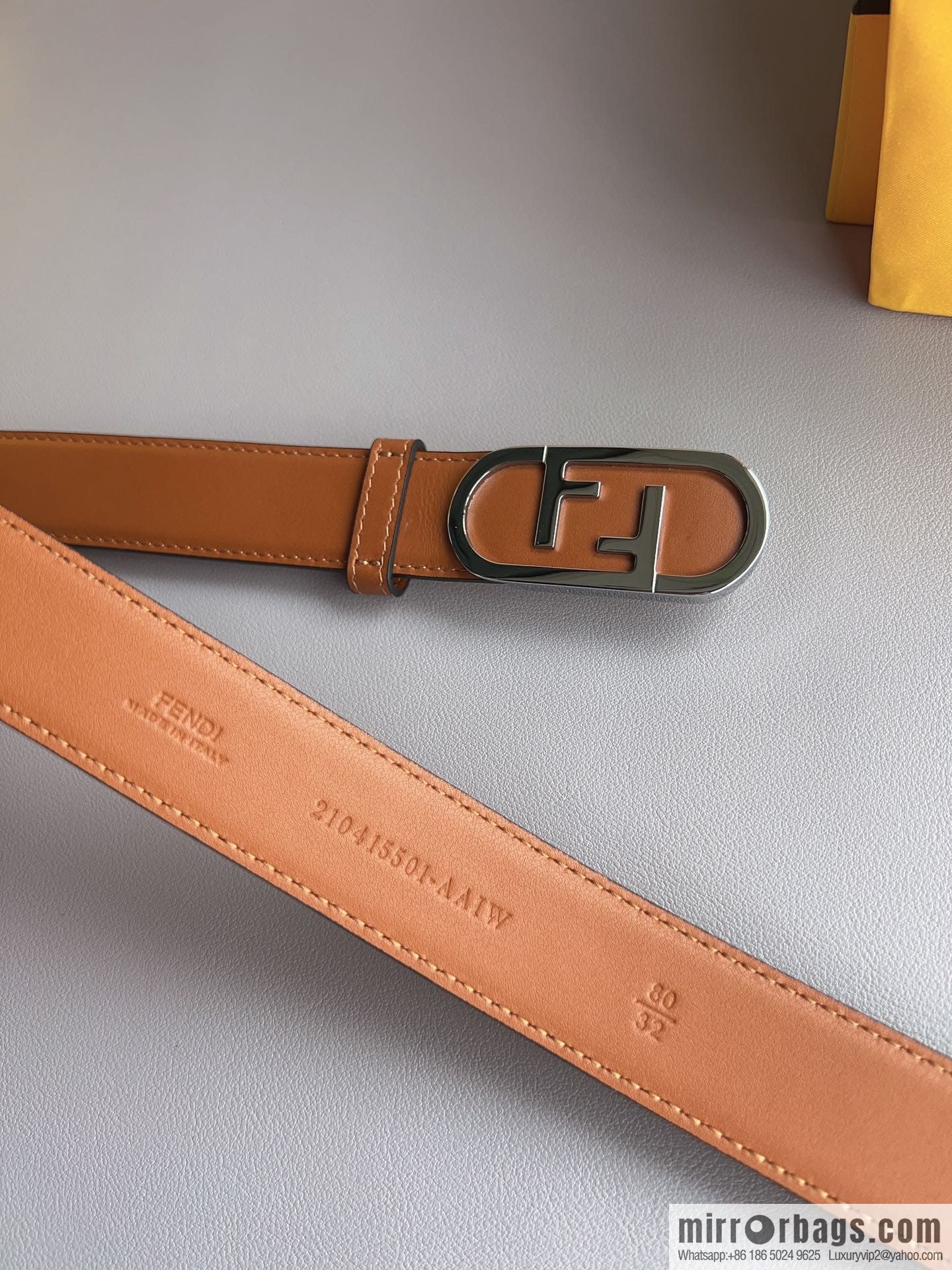 Fendi Fendi, Ladies 3.0cm Corresponds to Logo Metal Buckle Cowhide Belt
