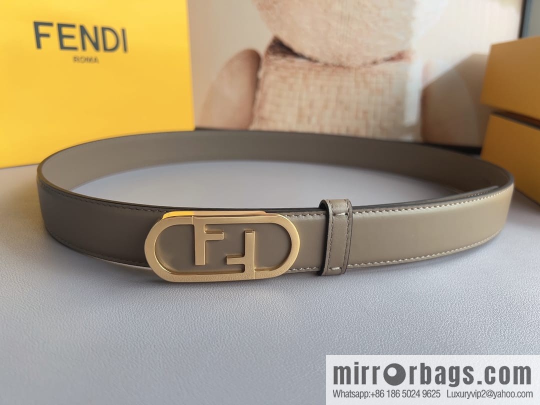 Fendi Fendi, Ladies 3.0cm Corresponds to Logo Metal Buckle Cowhide Belt